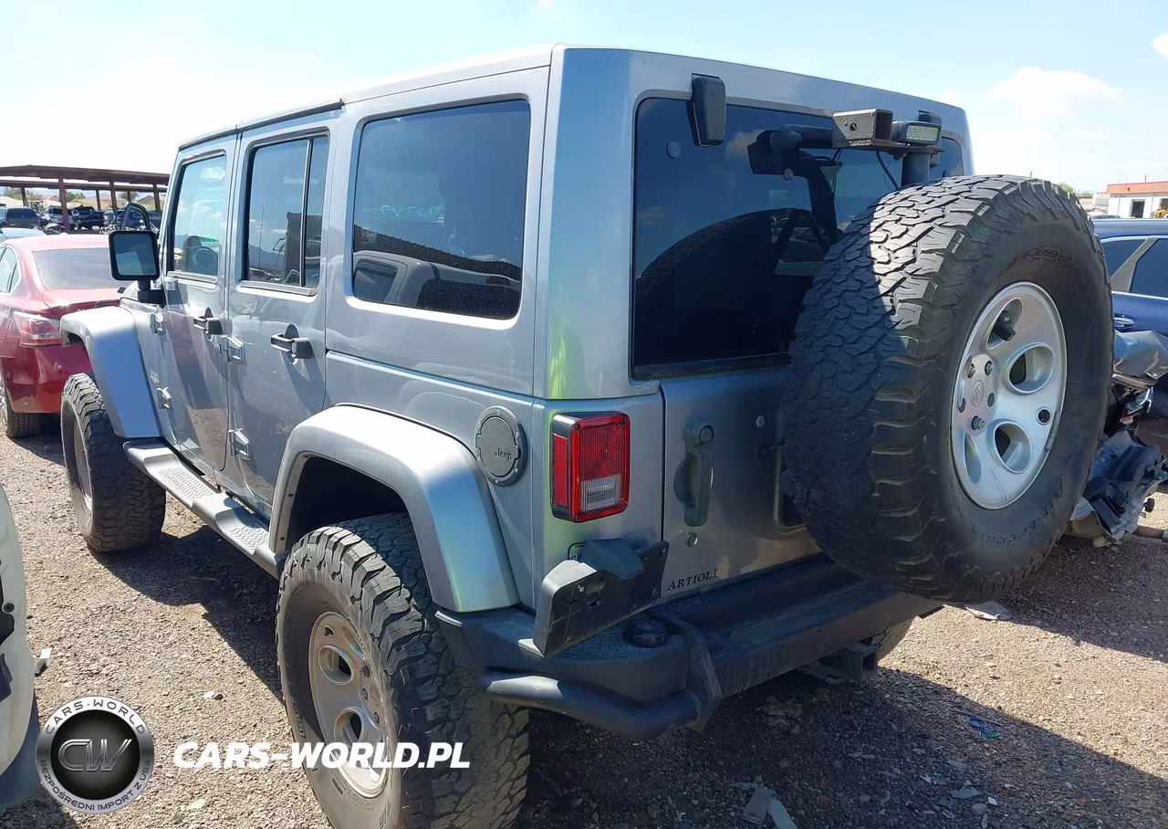 2014 Jeep Wrangler Unlimited Sahara VIN:1C4BJWEGXEL253699 - 3