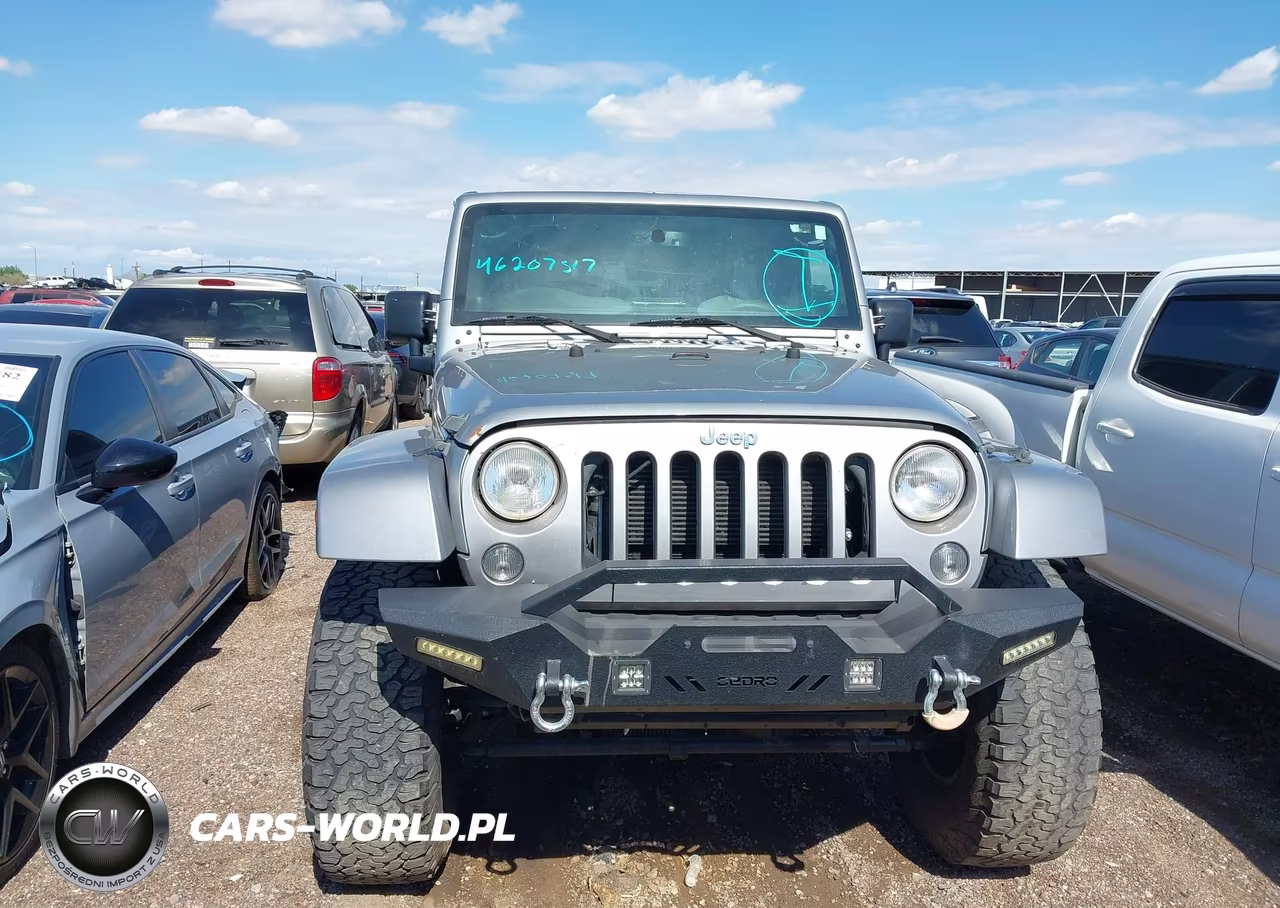 2014 Jeep Wrangler Unlimited Sahara VIN:1C4BJWEGXEL253699 - 6