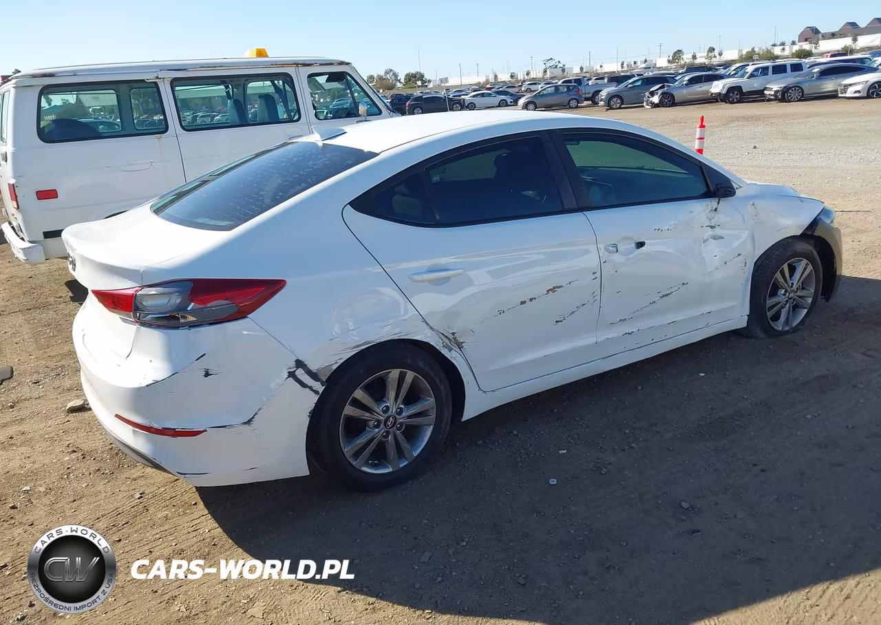 2017 Hyundai Elantra Se VIN:5NPD84LF6HH156866 - 4