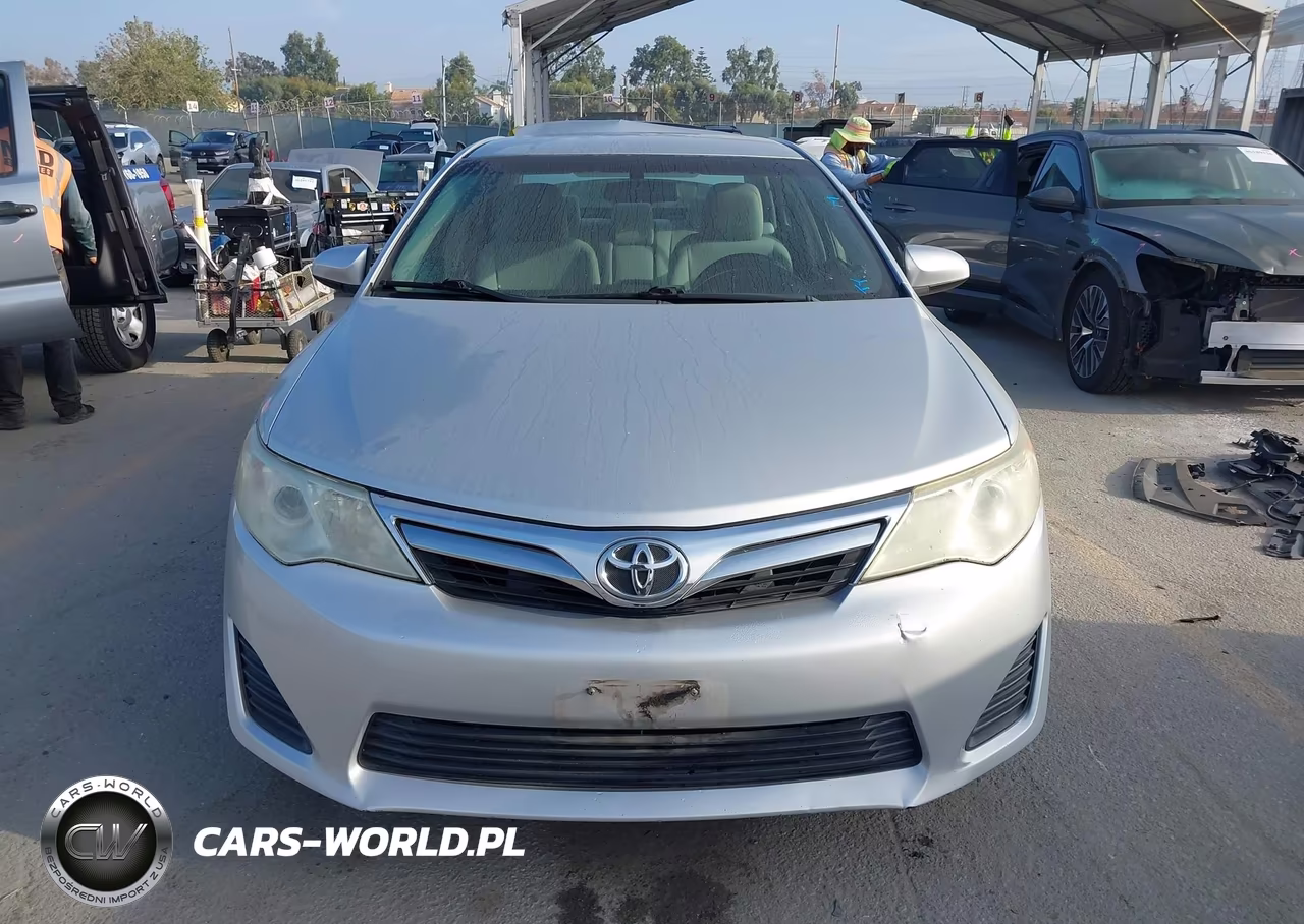2014 Toyota Camry Le VIN:4T4BF1FK5ER377866 - 12