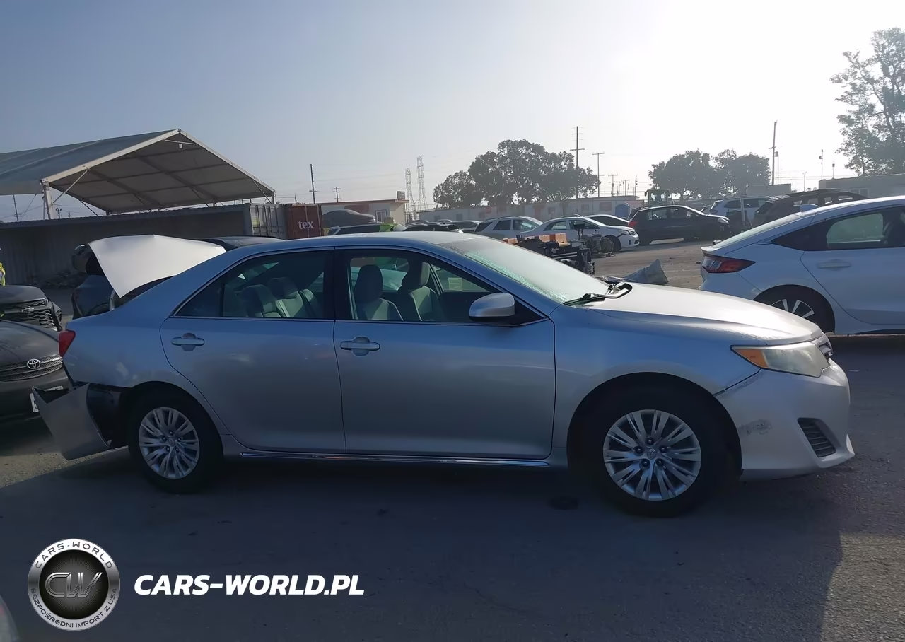 2014 Toyota Camry Le VIN:4T4BF1FK5ER377866 - 13