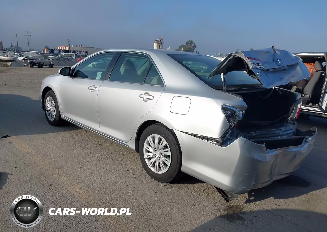 2014 Toyota Camry Le VIN:4T4BF1FK5ER377866 - 3