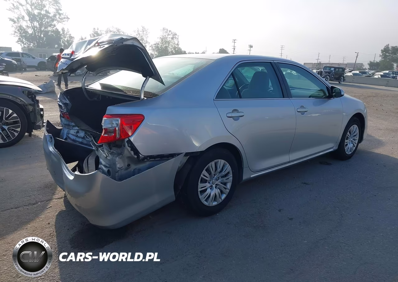 2014 Toyota Camry Le VIN:4T4BF1FK5ER377866 - 4