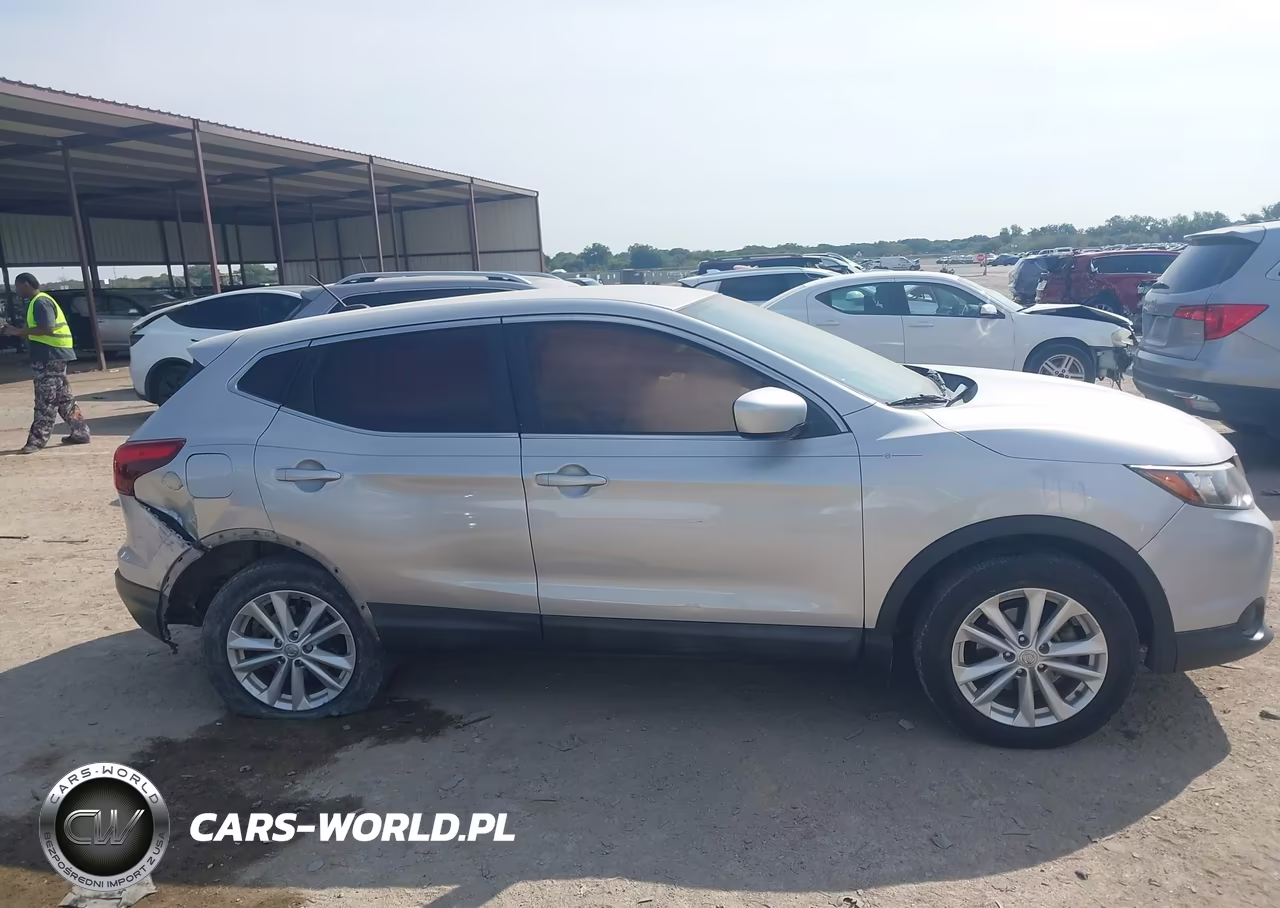 2017 Nissan Rogue Sport S VIN:JN1BJ1CP2HW030889 - 13