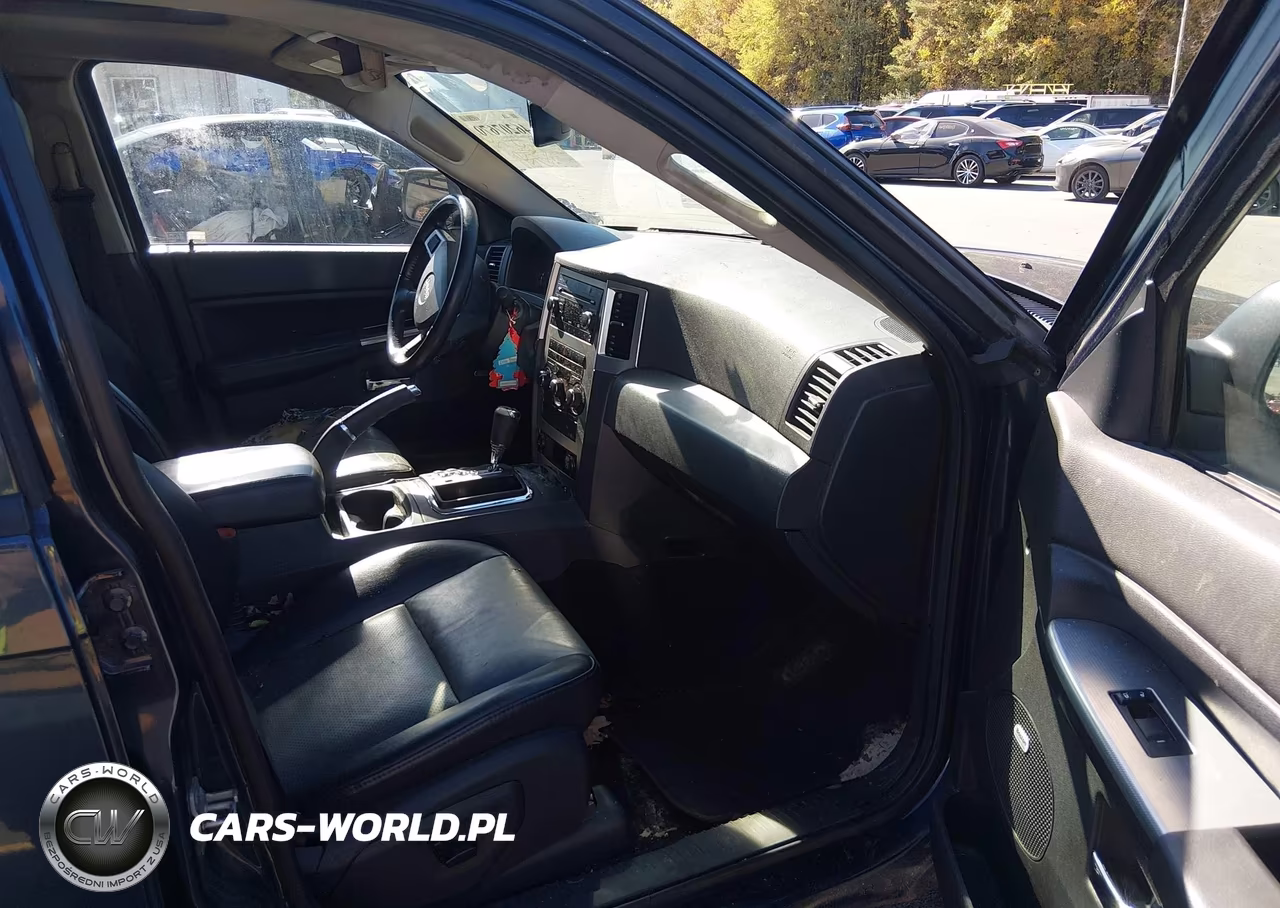 2009 Jeep Grand Cherokee Laredo VIN:1J8GR48K59C536979 - 5