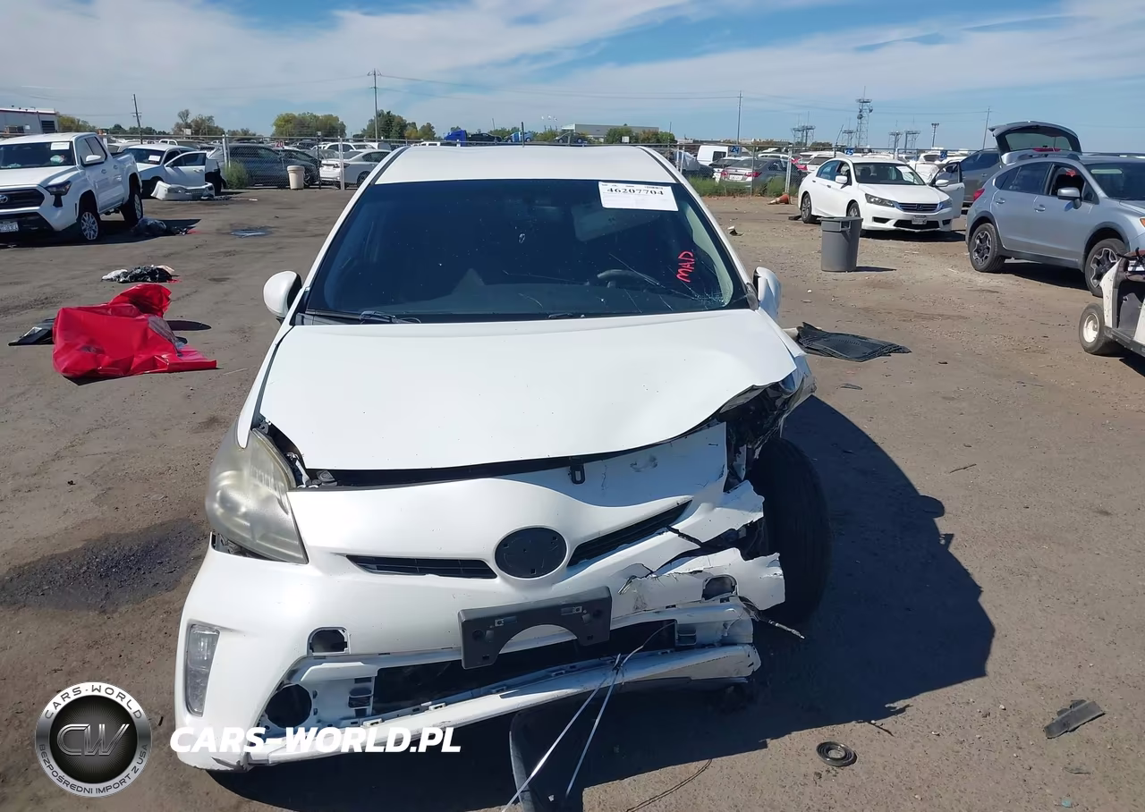 2012 Toyota Prius Two VIN:JTDKN3DU8C0333916 - 11
