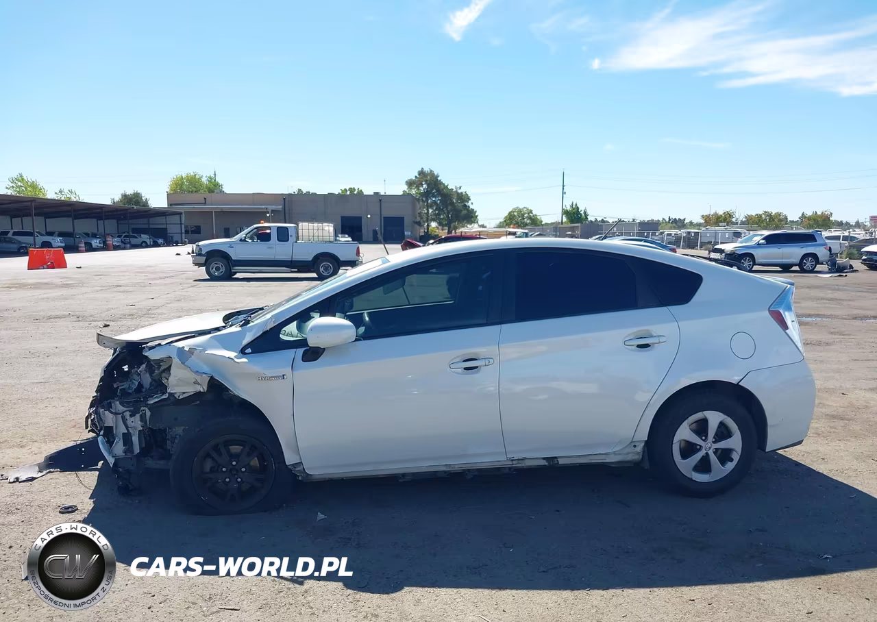 2012 Toyota Prius Two VIN:JTDKN3DU8C0333916 - 13