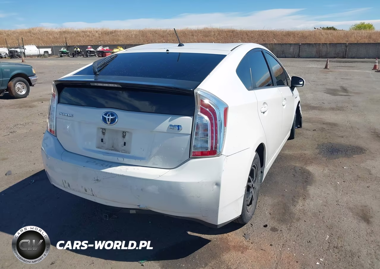 2012 Toyota Prius Two VIN:JTDKN3DU8C0333916 - 4