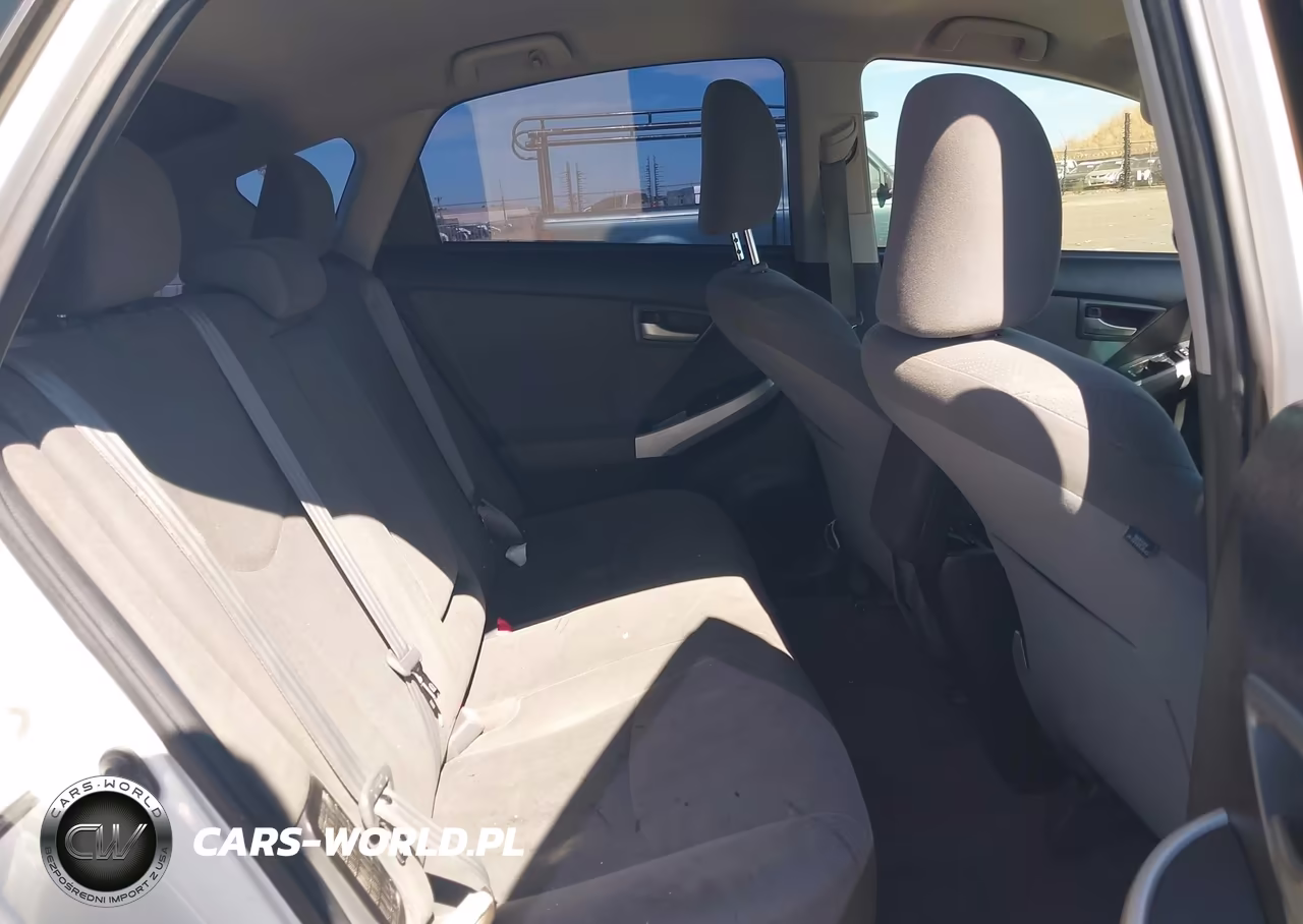 2012 Toyota Prius Two VIN:JTDKN3DU8C0333916 - 8