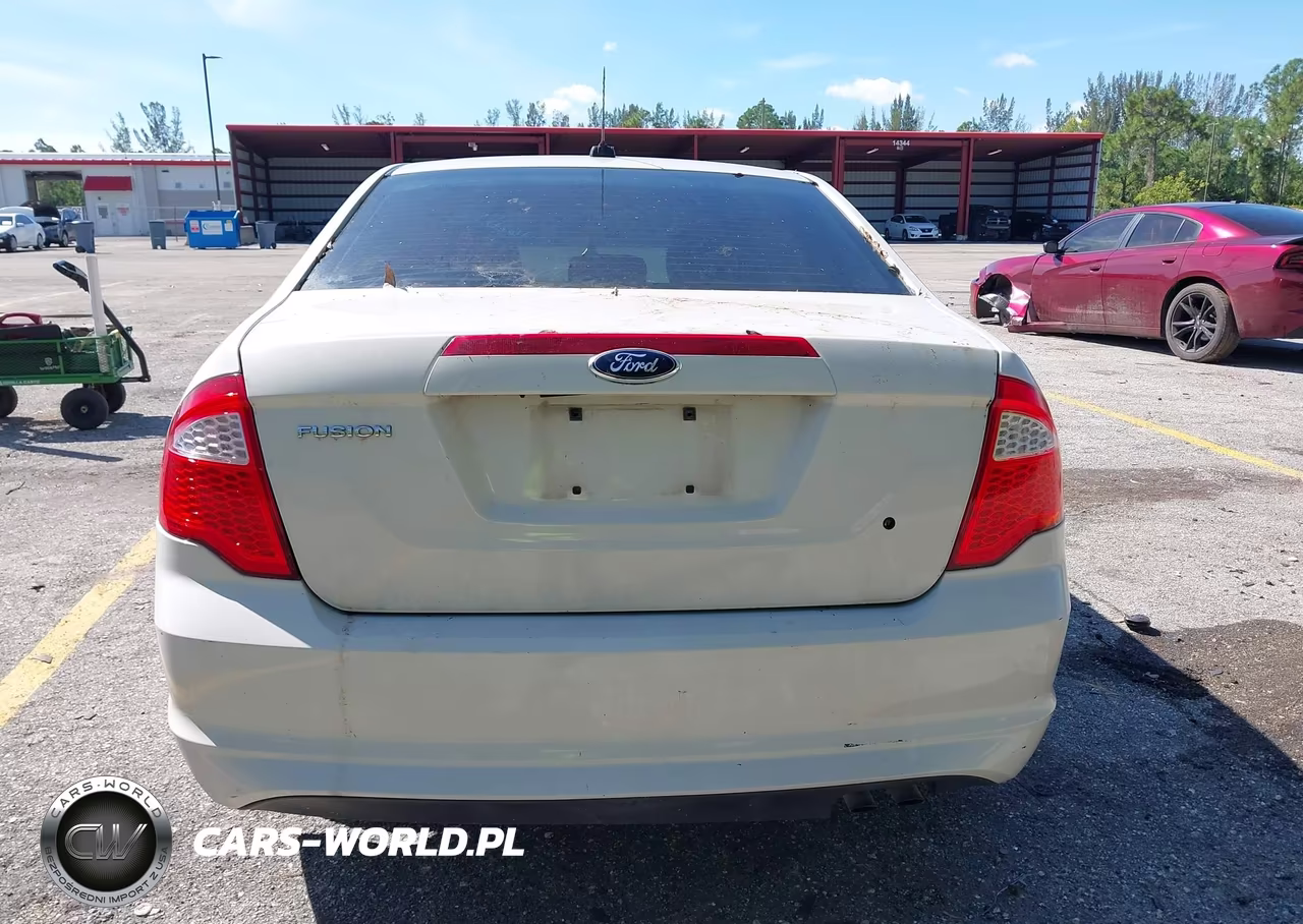 2012 Ford Fusion S VIN:3FAHP0GA9CR389549 - 16