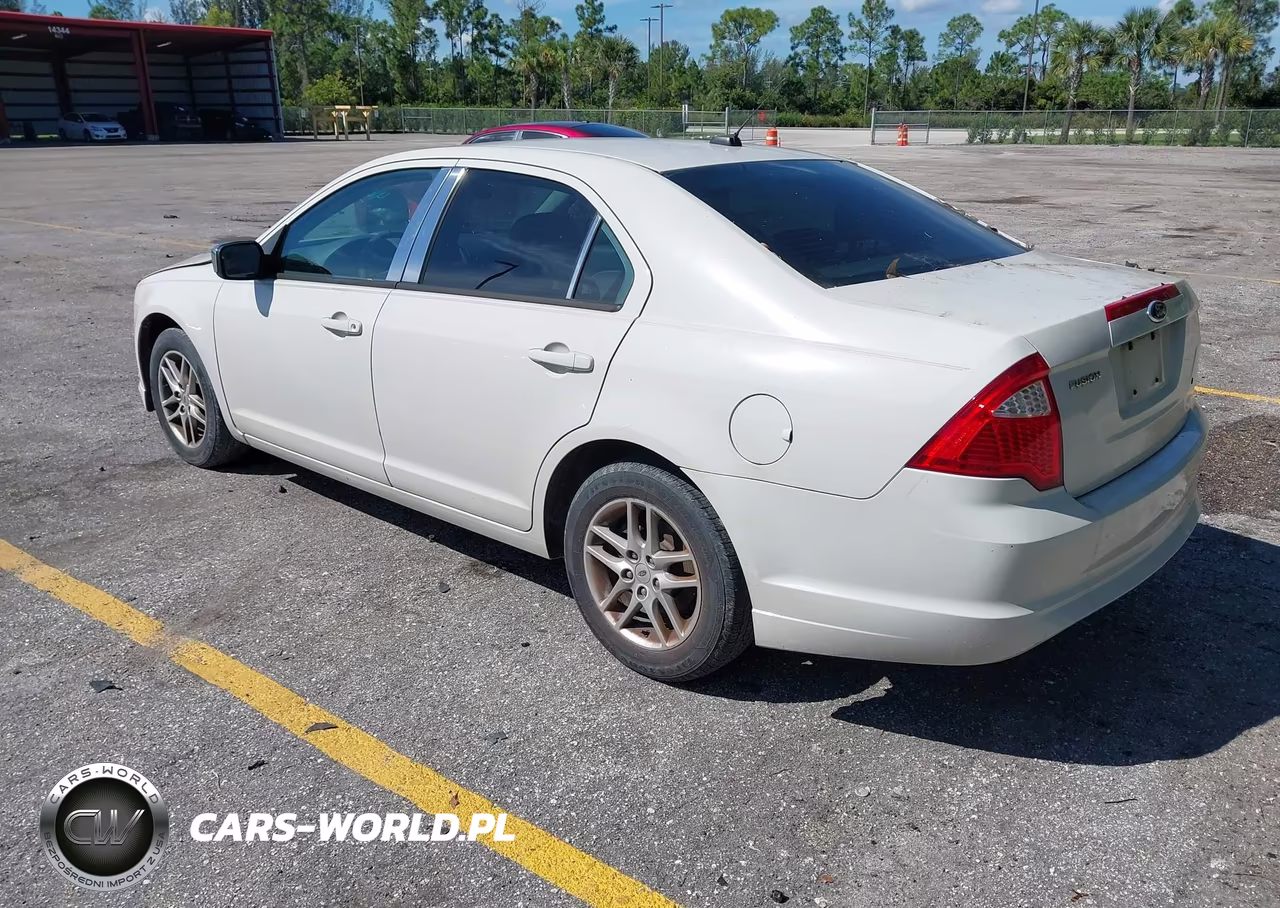 2012 Ford Fusion S VIN:3FAHP0GA9CR389549 - 3