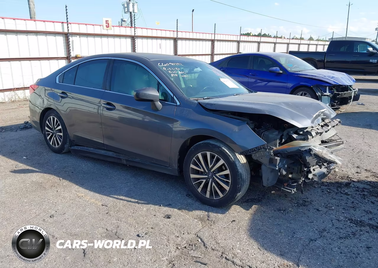 2018 Subaru Legacy 2.5I Premium VIN:4S3BNAC65J3033737 - 1