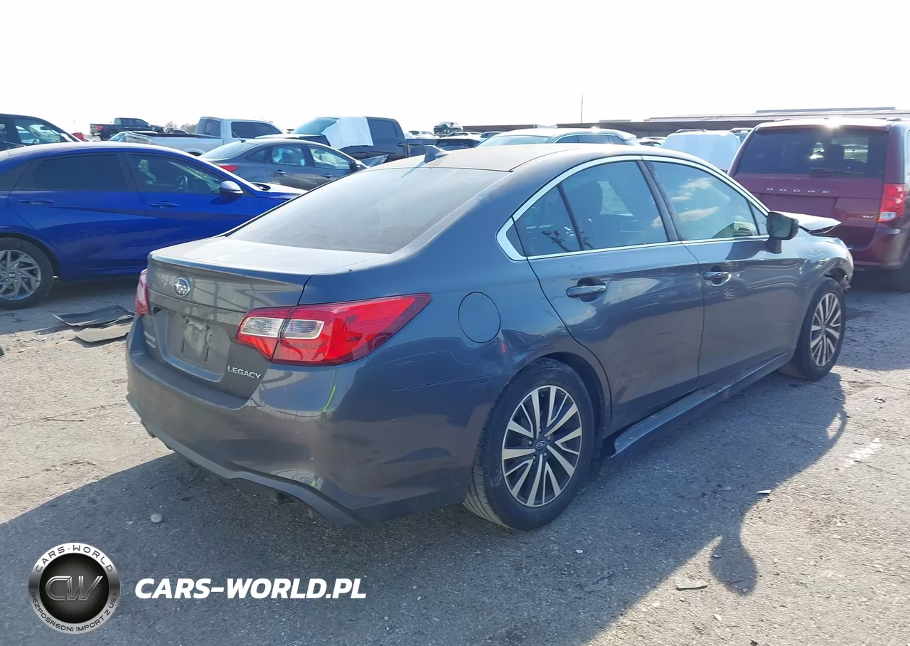 2018 Subaru Legacy 2.5I Premium VIN:4S3BNAC65J3033737 - 4