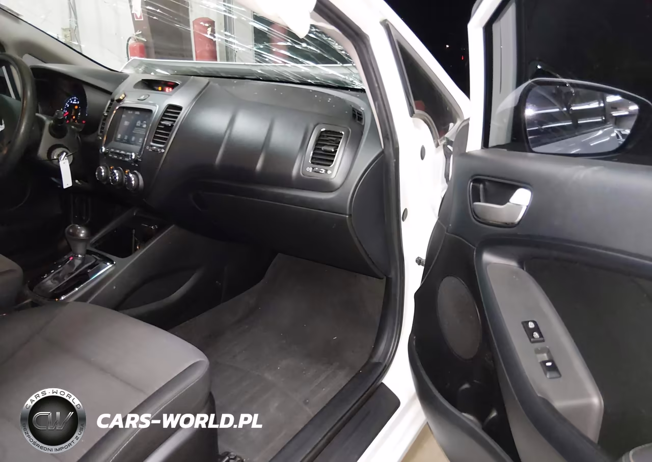2018 Kia Forte Lx VIN:3KPFL4A79JE223876 - 5
