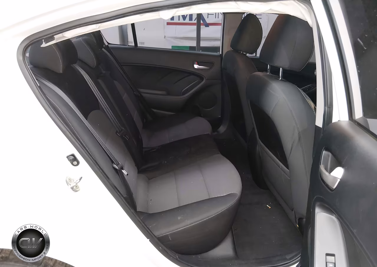 2018 Kia Forte Lx VIN:3KPFL4A79JE223876 - 8