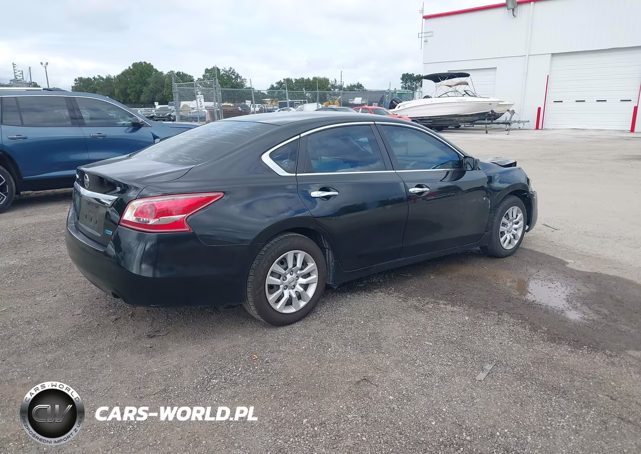 2013 Nissan Altima 2.5 S VIN:1N4AL3AP7DC207939 - 4
