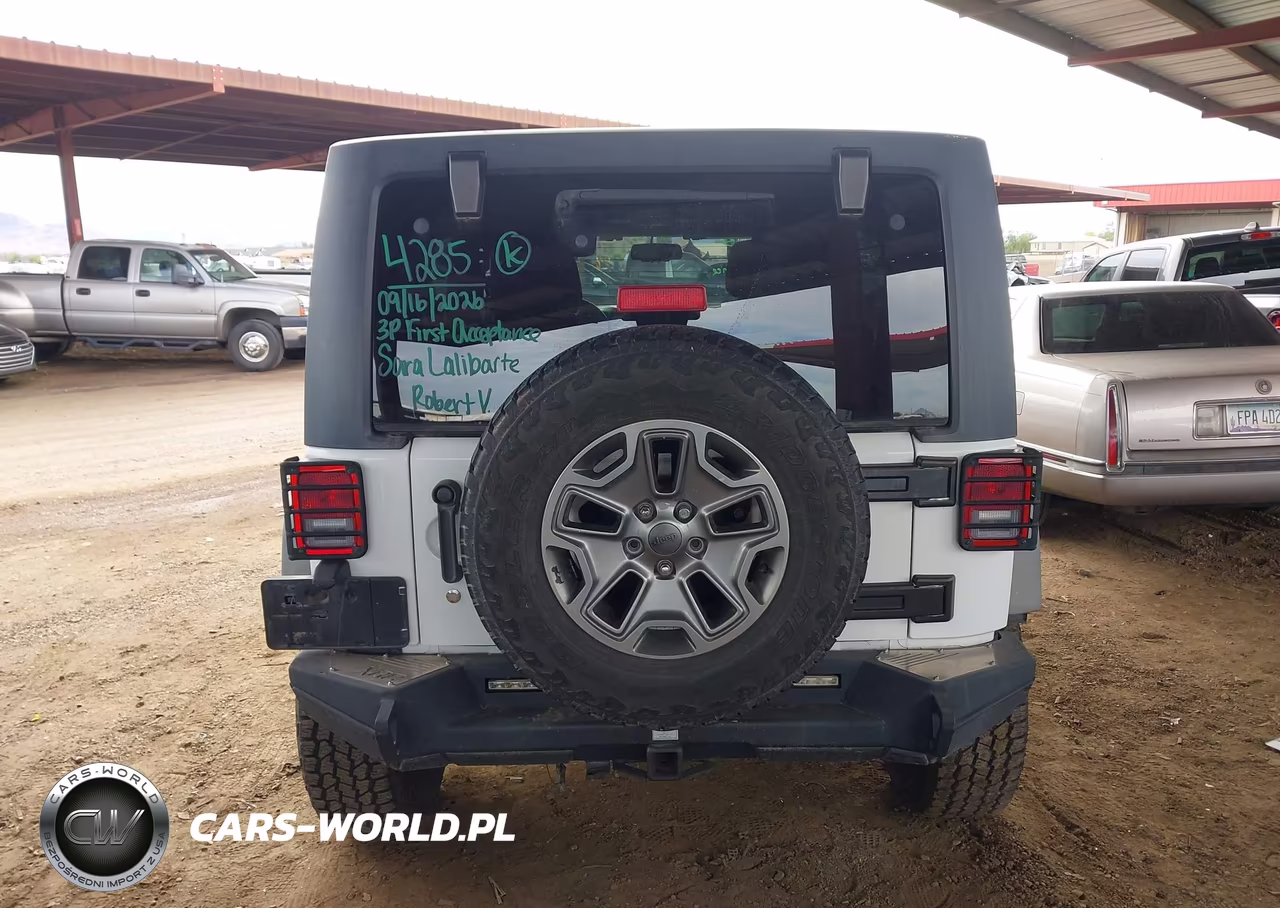 2014 Jeep Wrangler Unlimited Sport VIN:1C4BJWDG2EL194424 - 15