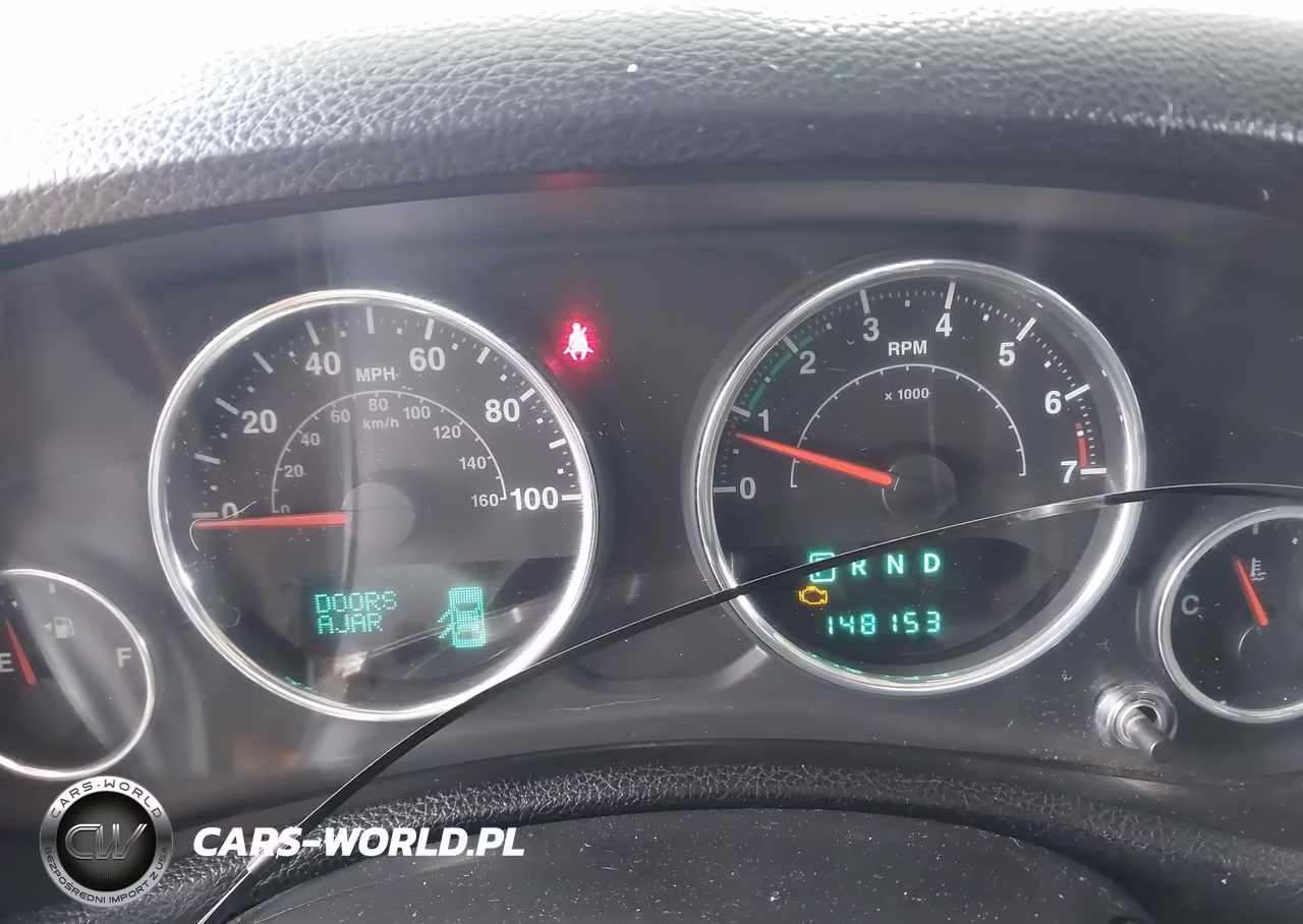 2014 Jeep Wrangler Unlimited Sport VIN:1C4BJWDG2EL194424 - 7