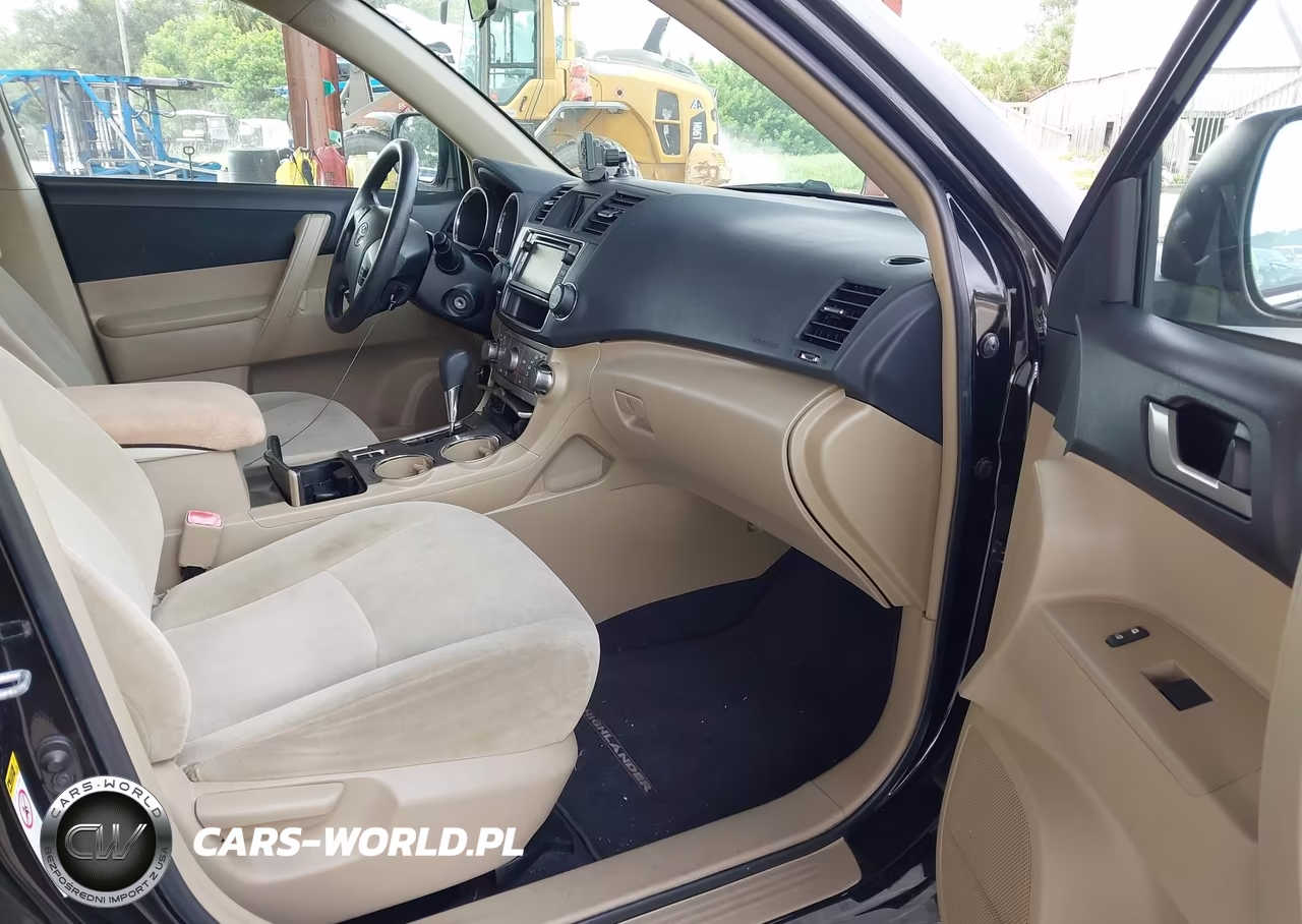 2013 Toyota Highlander Plus VIN:5TDZK3EH2DS137073 - 5