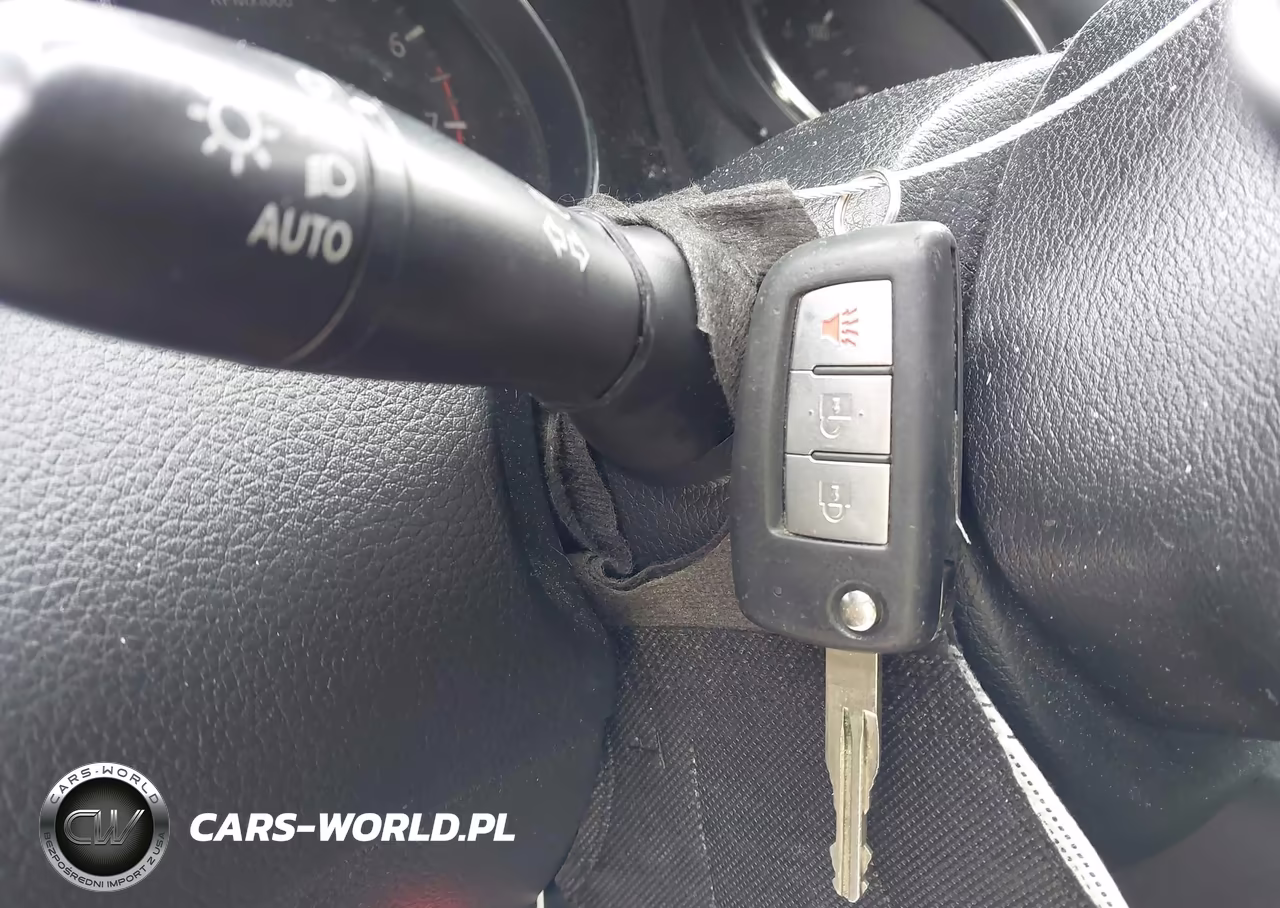 2019 Nissan Rogue S VIN:KNMAT2MV6KP528262 - 11