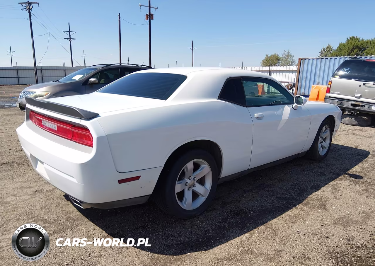 2013 Dodge Challenger Sxt VIN:2C3CDYAG1DH645547 - 4