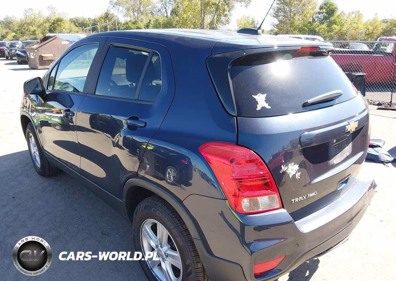 2019 Chevrolet Trax Ls VIN:3GNCJNSB8KL175373 - 3