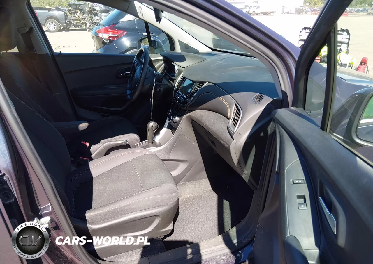 2019 Chevrolet Trax Ls VIN:3GNCJNSB8KL175373 - 5