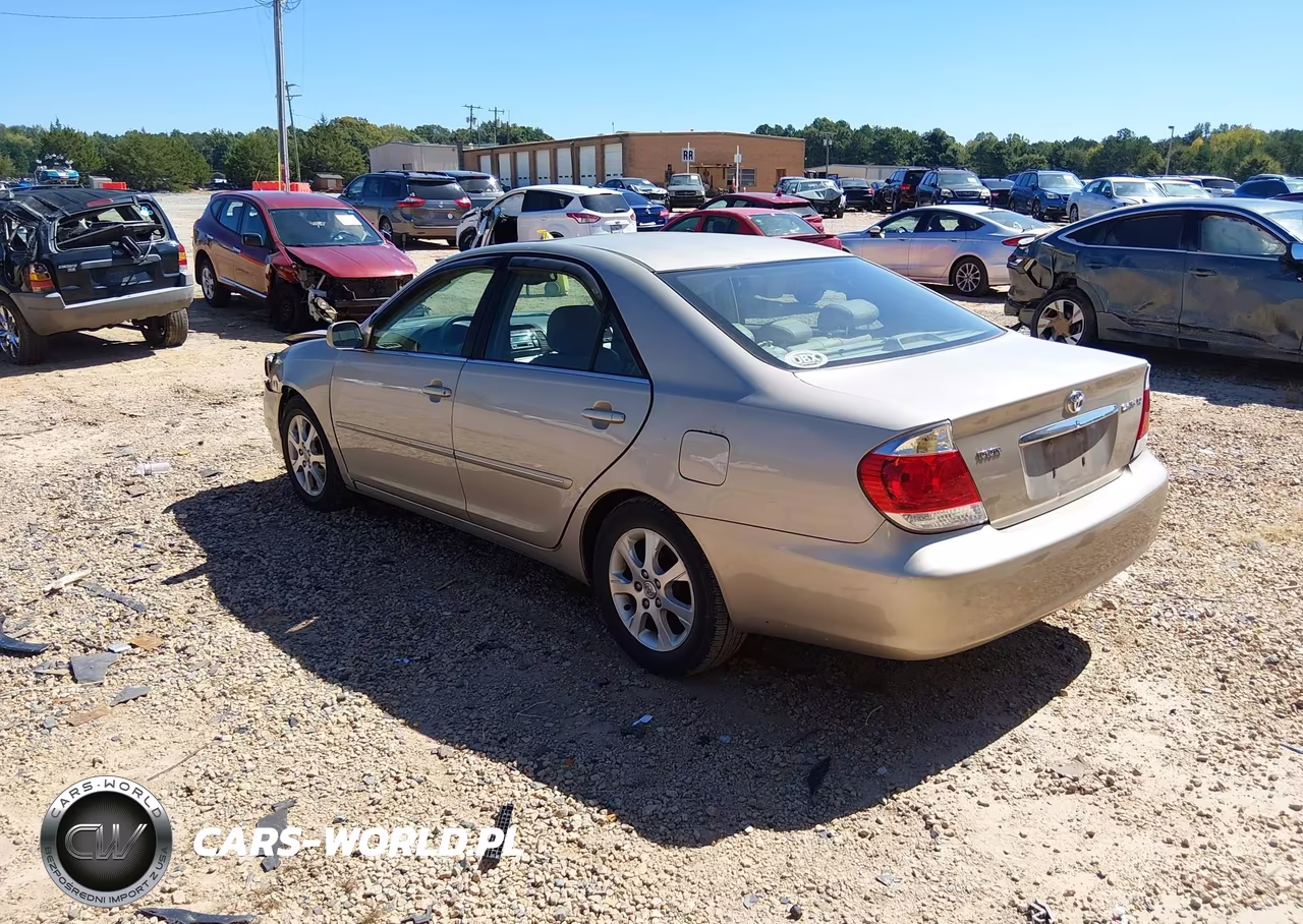 2005 Toyota Camry Xle VIN:4T1BE30KX5U624378 - 3