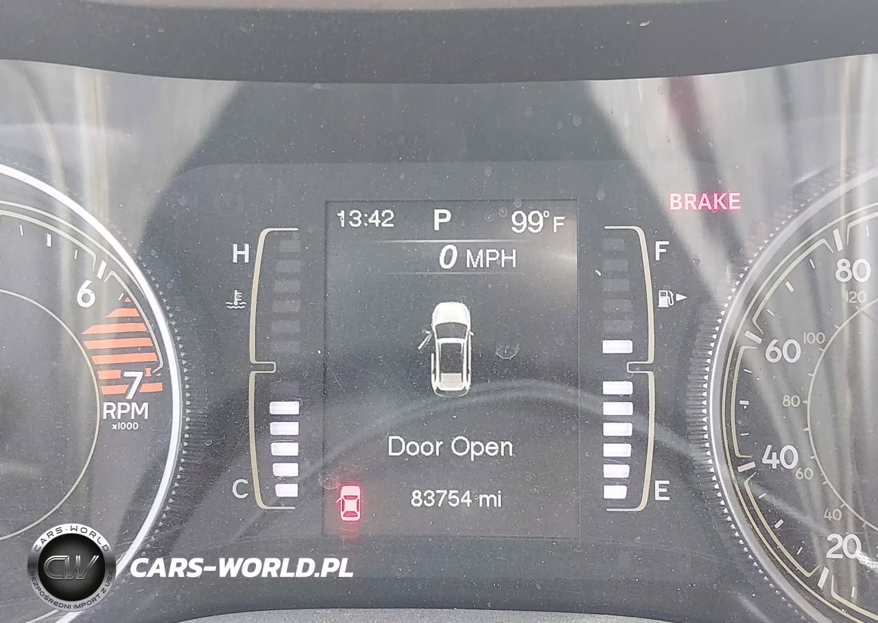 2018 Jeep Cherokee Latitude 4X4 VIN:1C4PJMCB3JD577969 - 15