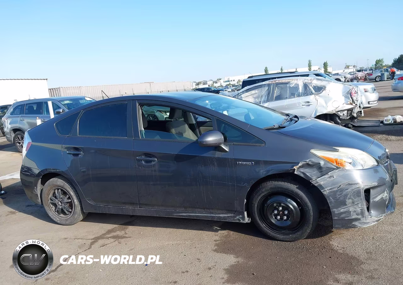 2015 Toyota Prius Two VIN:JTDKN3DUXF0460512 - 14