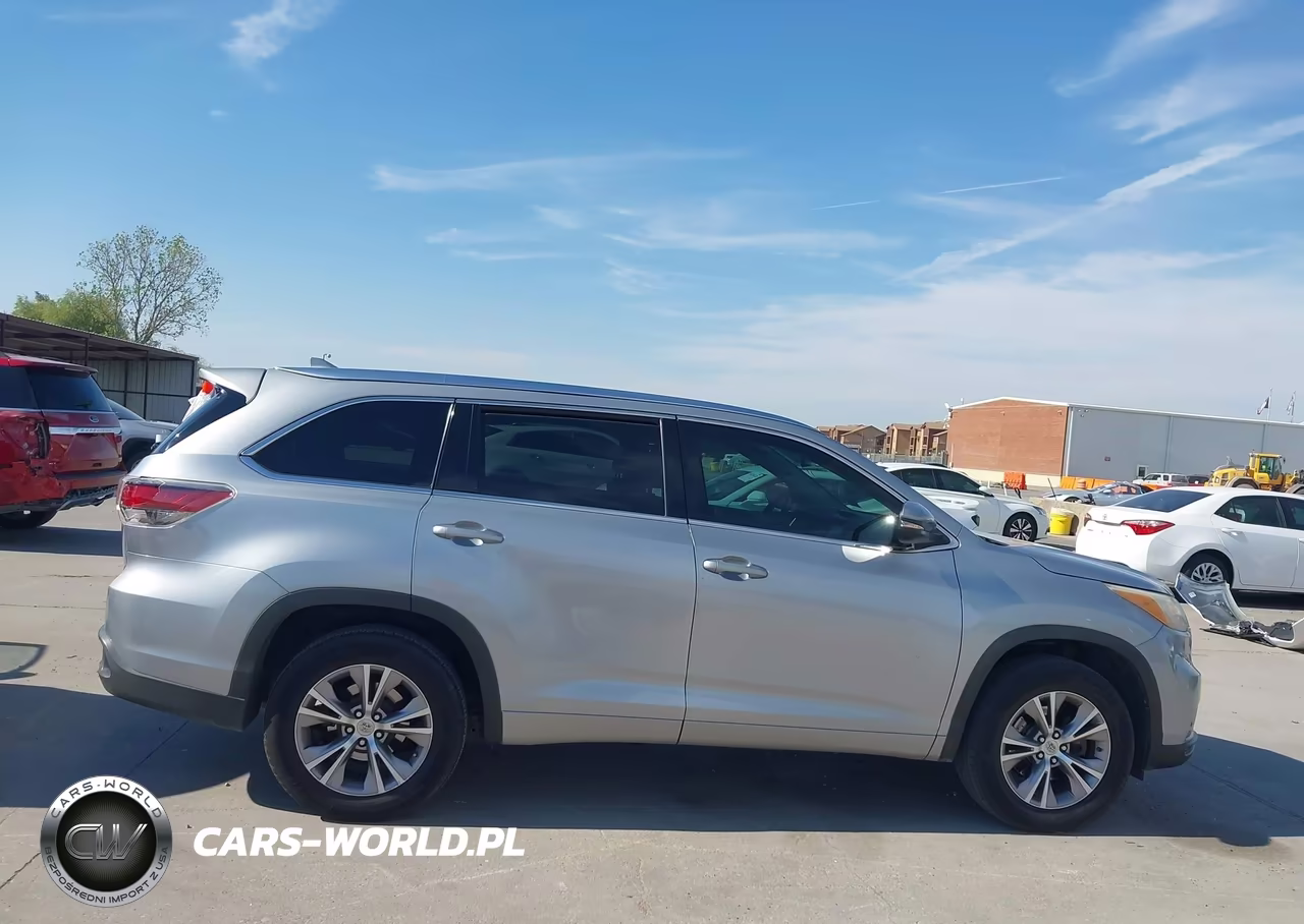 2015 Toyota Highlander Xle V6 VIN:5TDKKRFH5FS107507 - 13