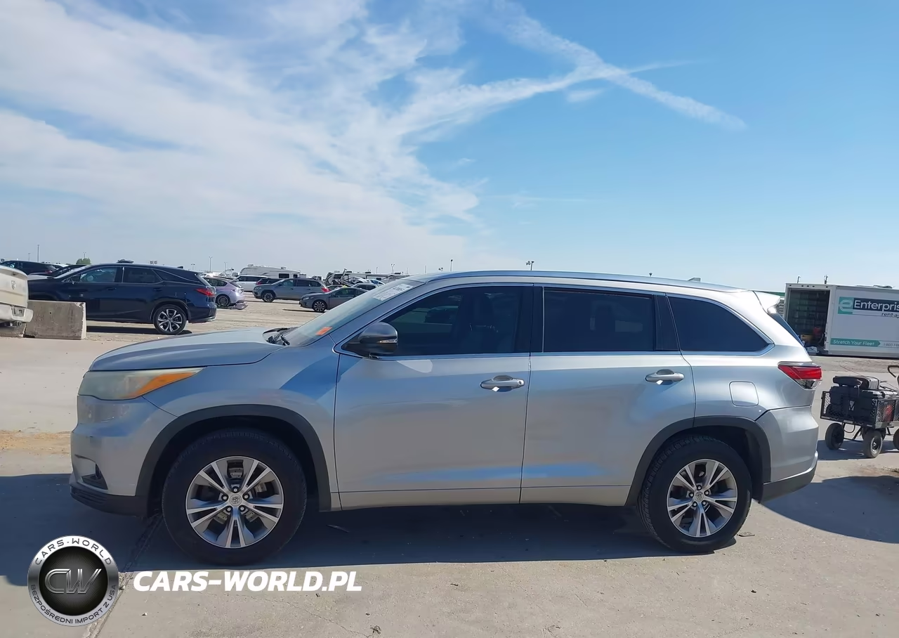 2015 Toyota Highlander Xle V6 VIN:5TDKKRFH5FS107507 - 14