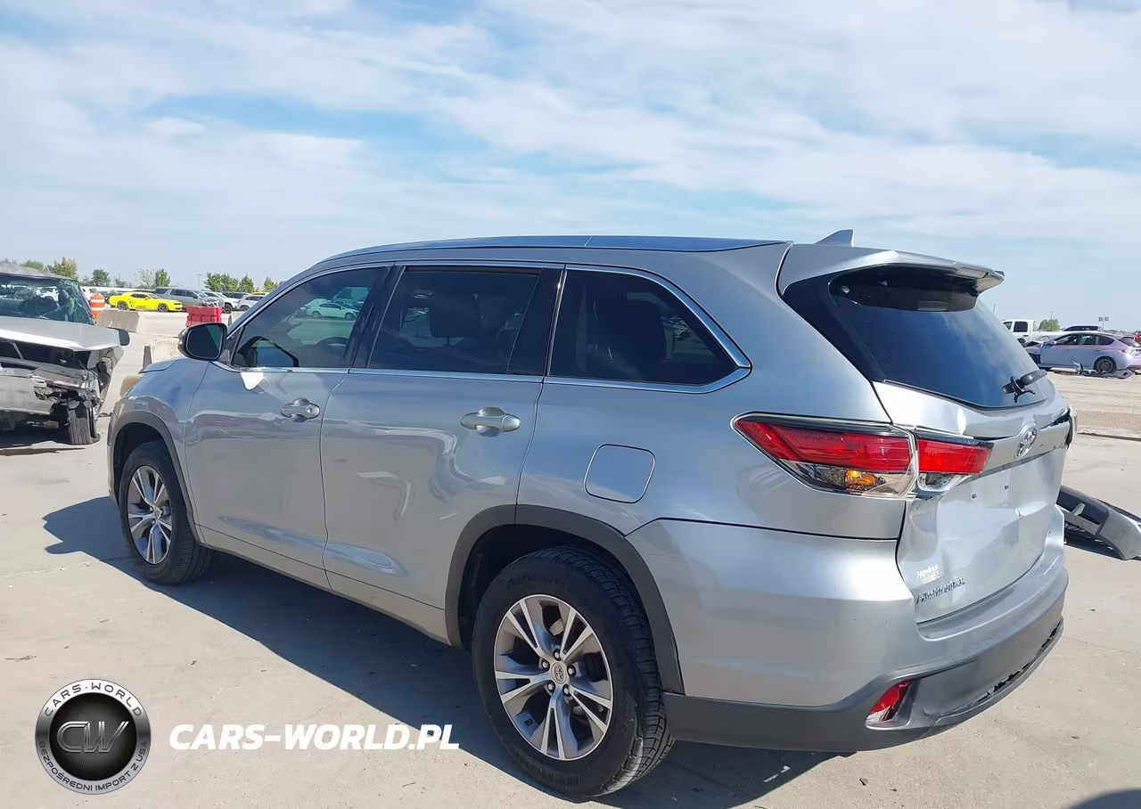 2015 Toyota Highlander Xle V6 VIN:5TDKKRFH5FS107507 - 3
