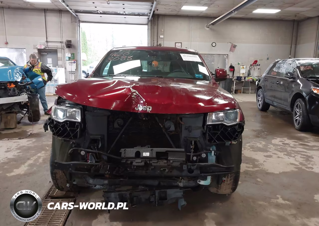 2021 Jeep Grand Cherokee Laredo E 4X4 VIN:1C4RJFAG8MC770390 - 13