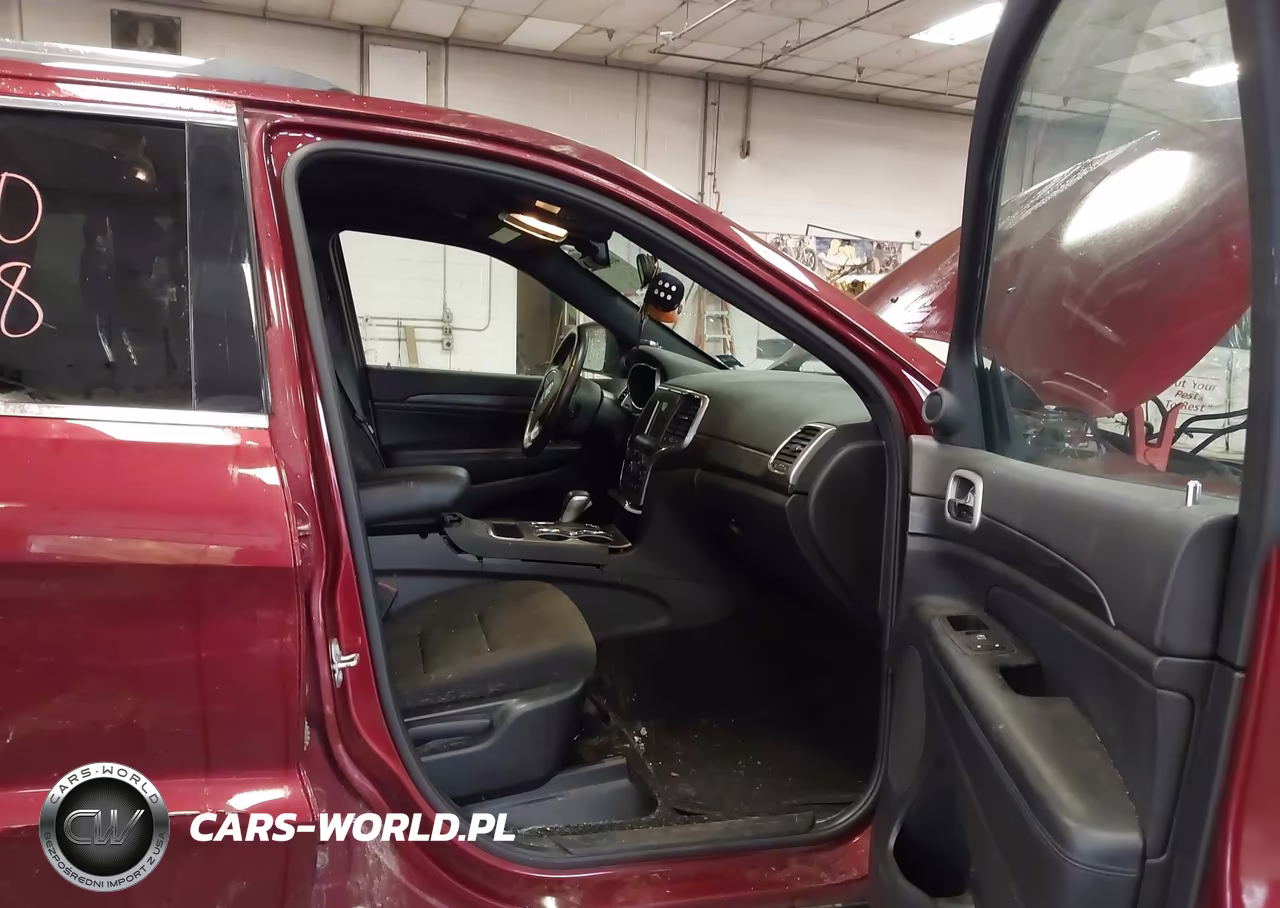 2021 Jeep Grand Cherokee Laredo E 4X4 VIN:1C4RJFAG8MC770390 - 5