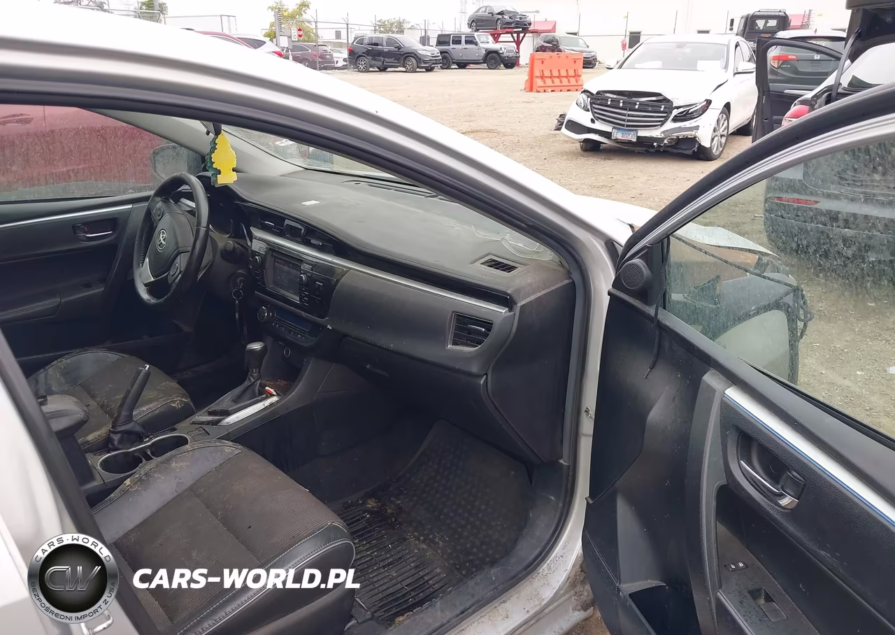 2015 Toyota Corolla S Plus VIN:2T1BURHE5FC378878 - 5