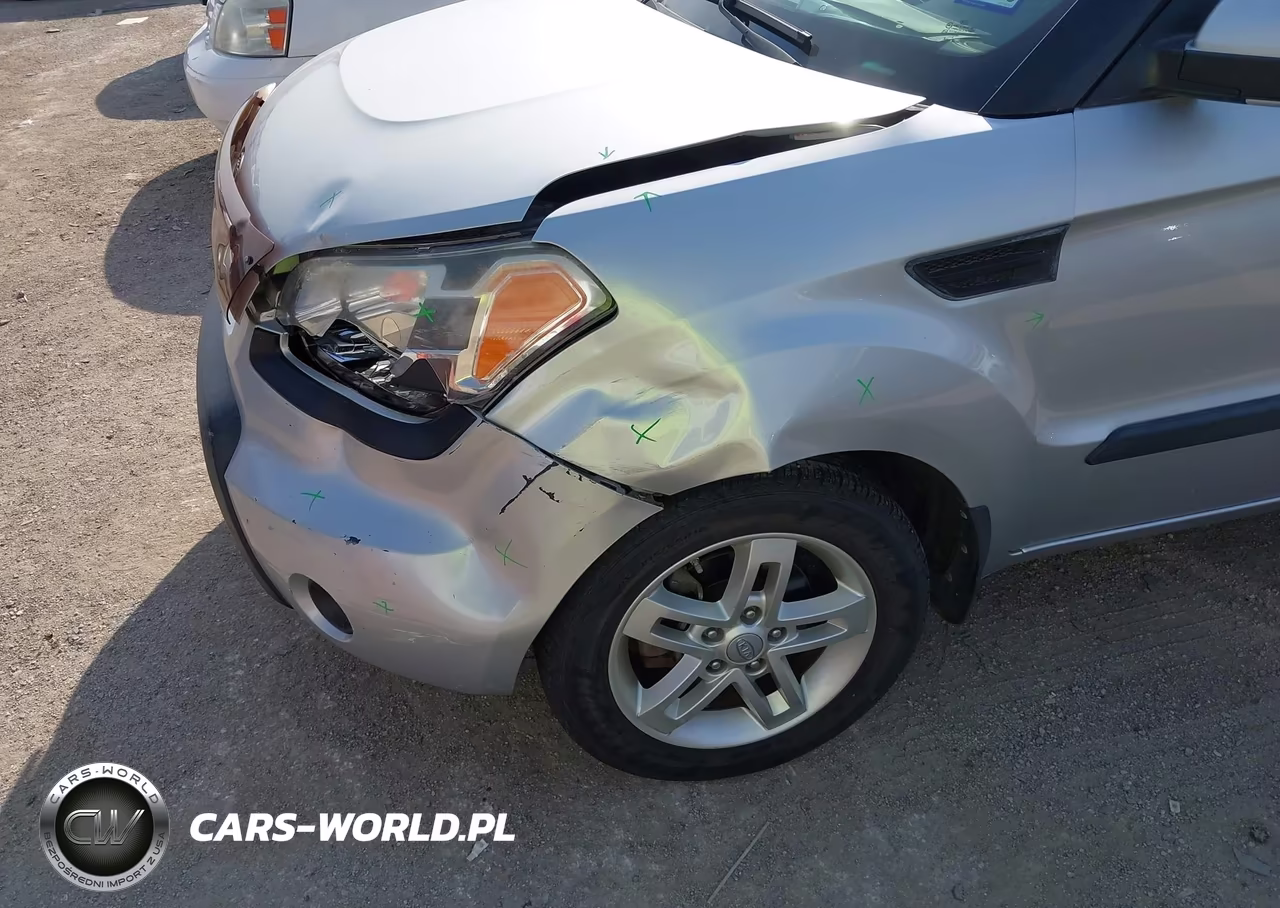 2011 Kia Soul + VIN:KNDJT2A22B7708767 - 12