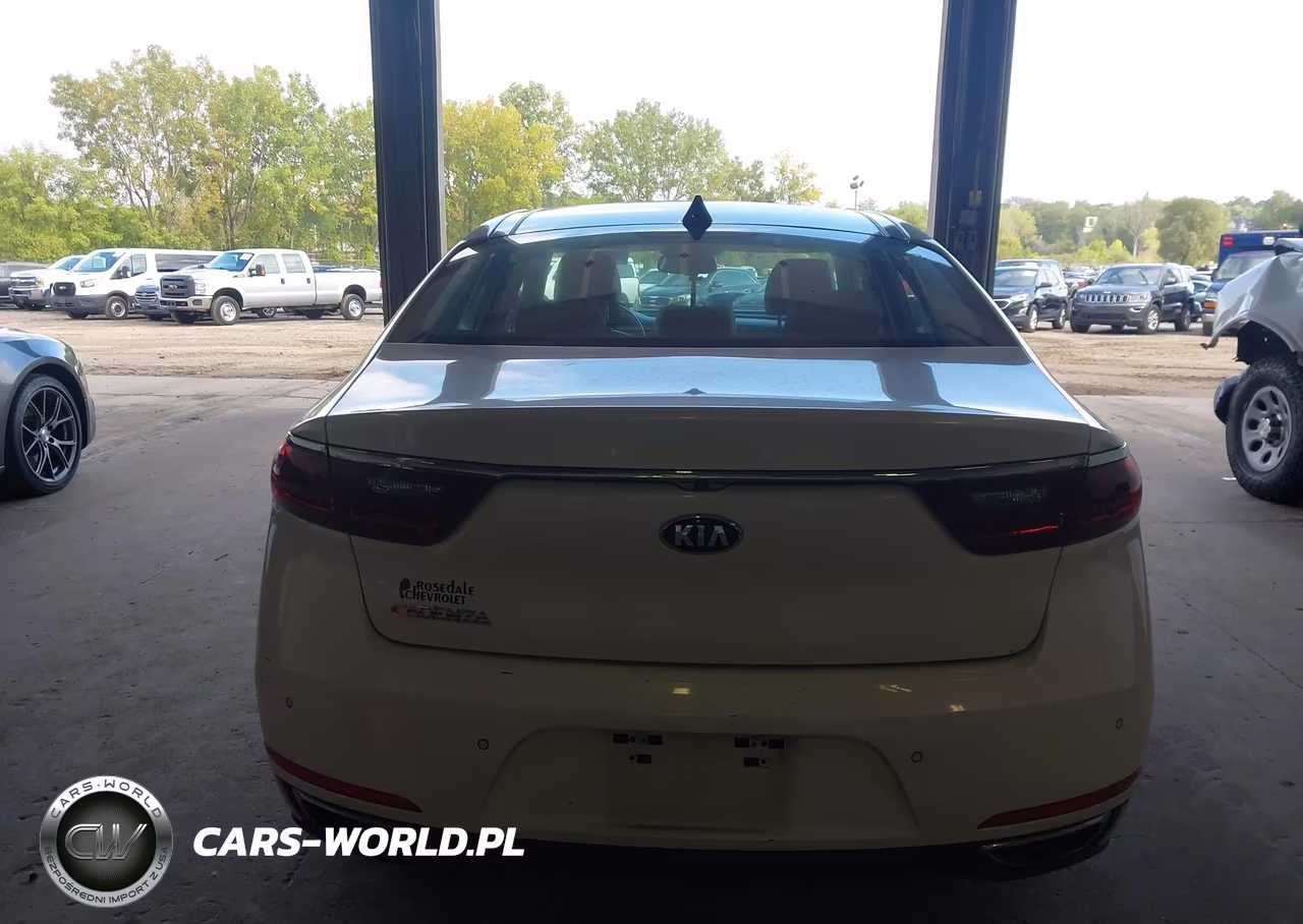 2018 Kia Cadenza Premium VIN:KNALC4J17J5120253 - 16