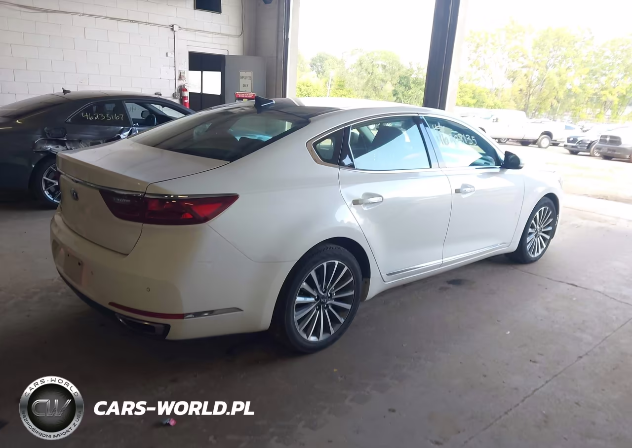 2018 Kia Cadenza Premium VIN:KNALC4J17J5120253 - 4
