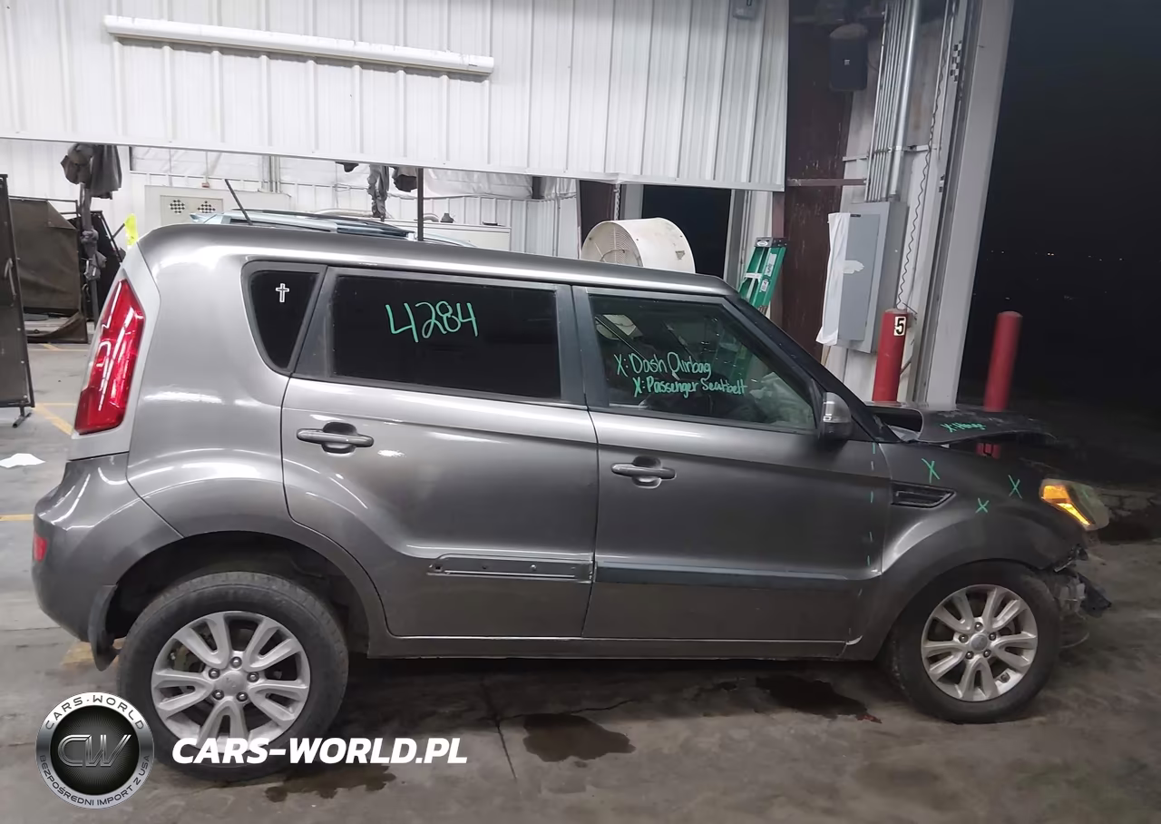 2013 Kia Soul + VIN:KNDJT2A6XD7560647 - 13