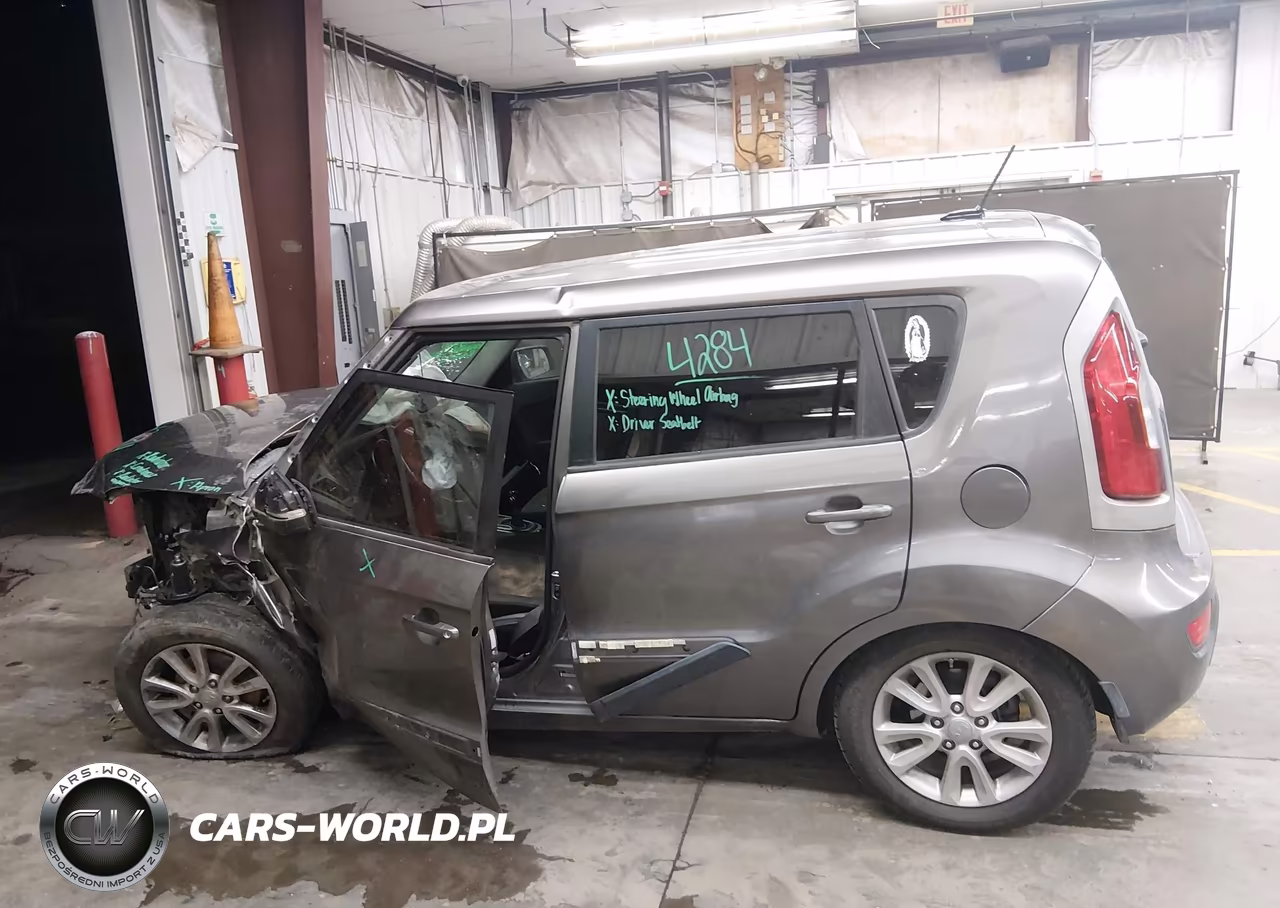 2013 Kia Soul + VIN:KNDJT2A6XD7560647 - 14