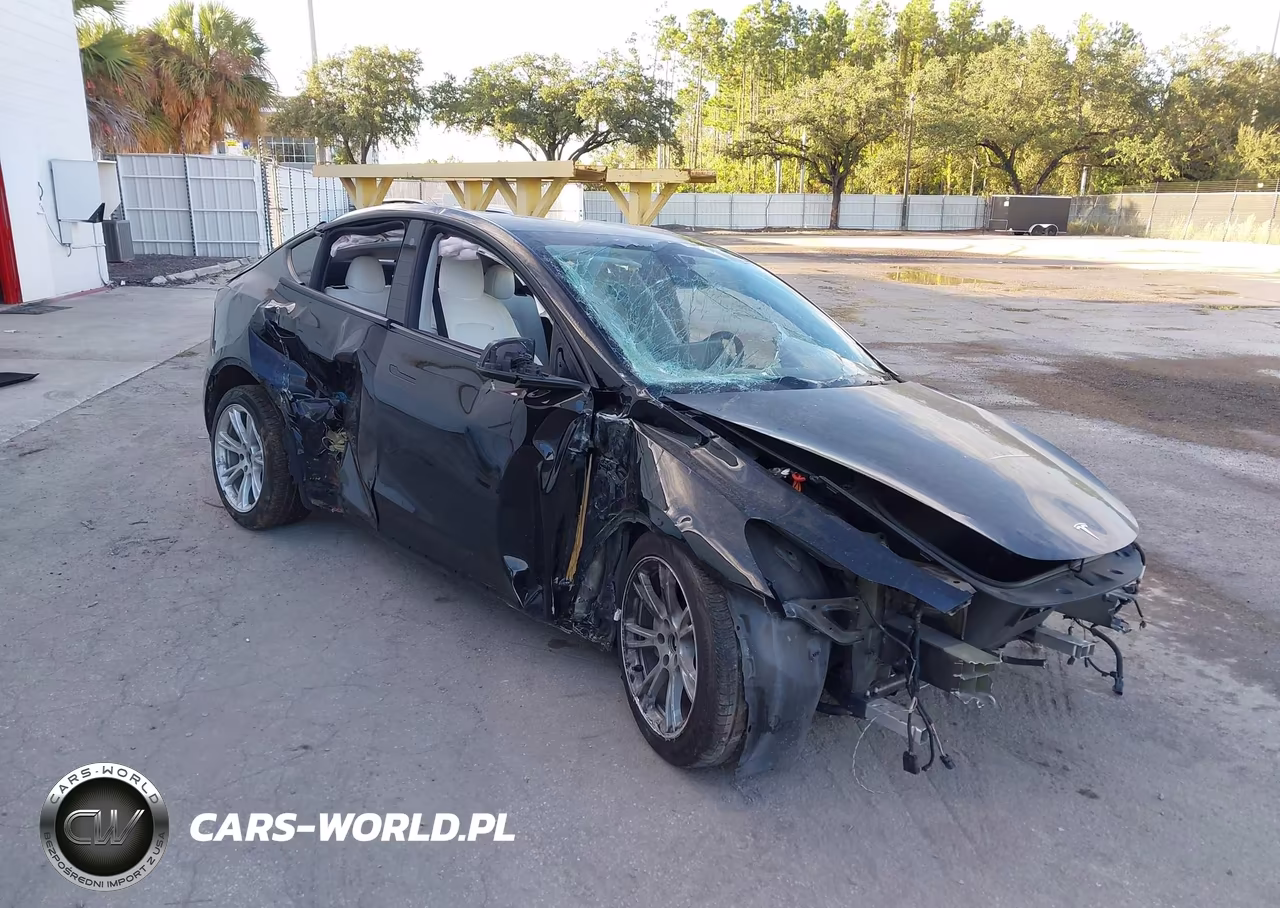 2021 Tesla Model Y Long Range Dual Motor All-Wheel Drive – zdjęcie 1 z 22