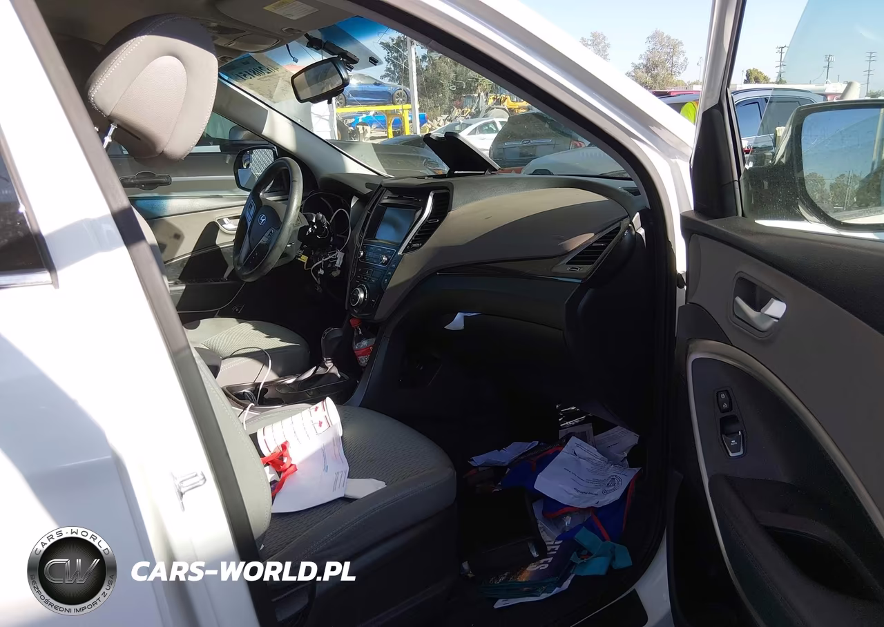 2018 Hyundai Santa Fe Se VIN:KM8SM4HF9JU260643 - 5