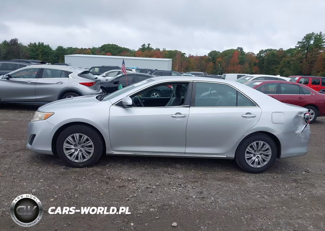 2014 Toyota Camry Le VIN:4T1BF1FKXEU390073 - 14