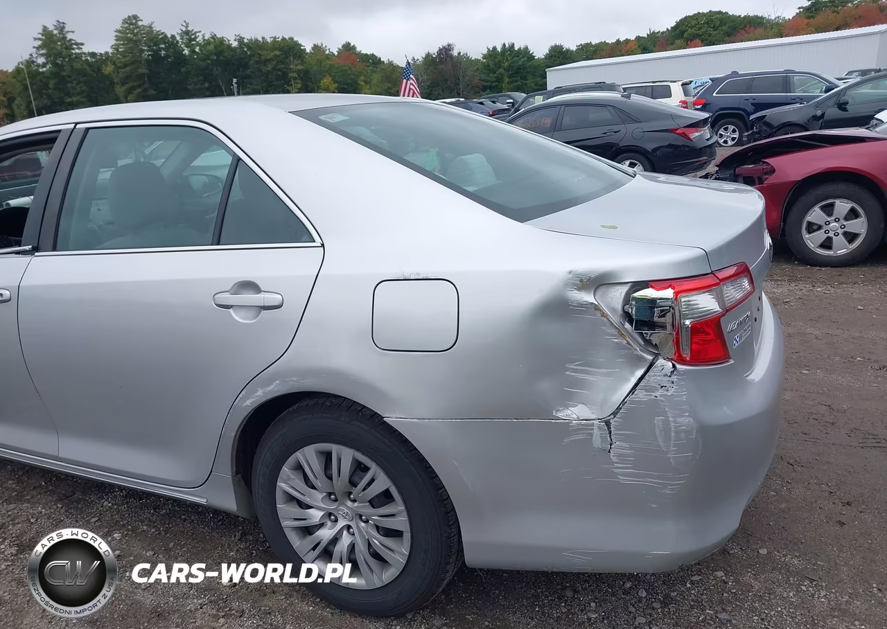 2014 Toyota Camry Le VIN:4T1BF1FKXEU390073 - 17