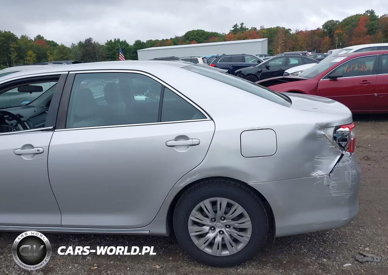 2014 Toyota Camry Le VIN:4T1BF1FKXEU390073 - 18