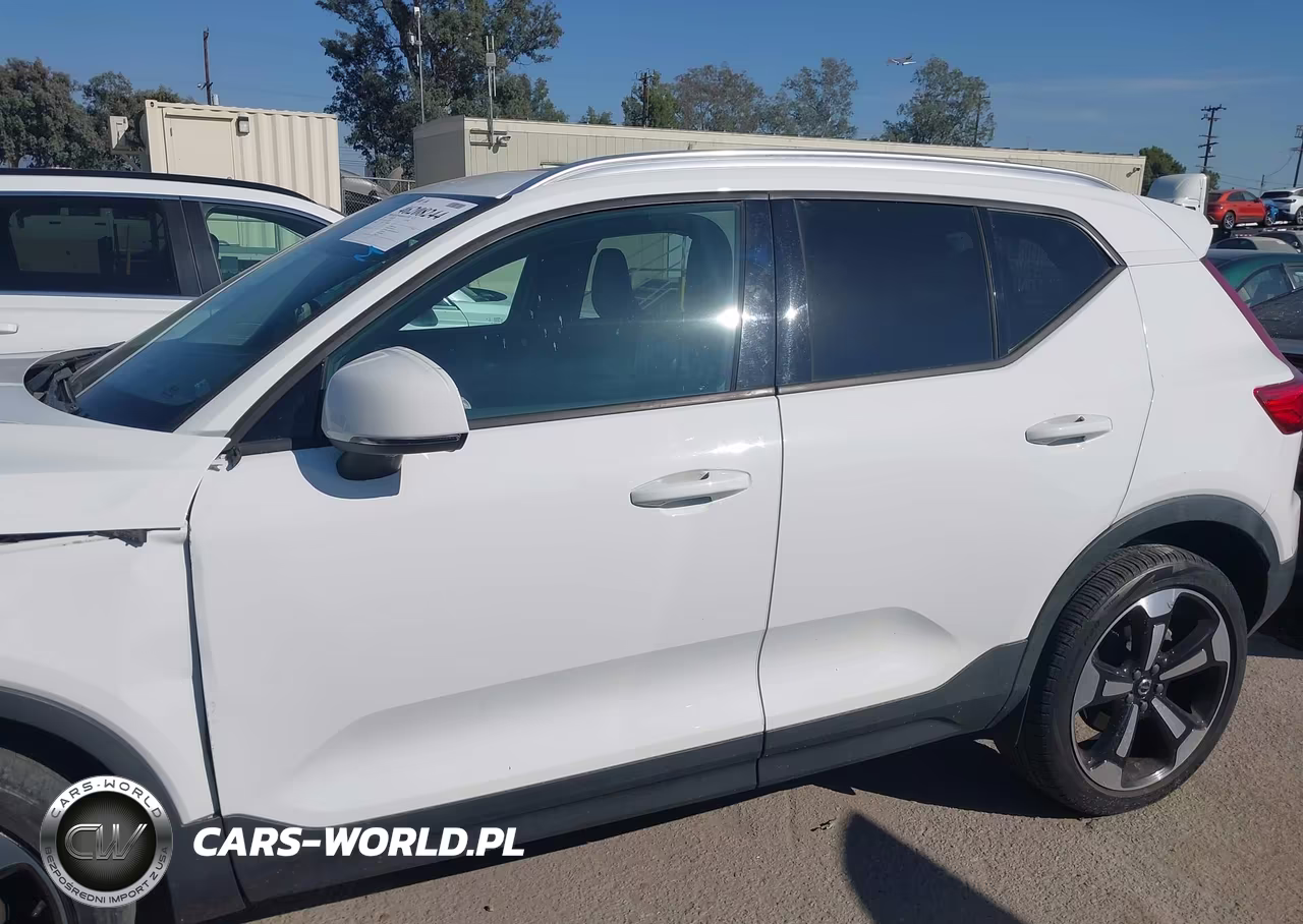 2020 Volvo Xc40 T5 Momentum VIN:YV4162UK9L2253639 - 13