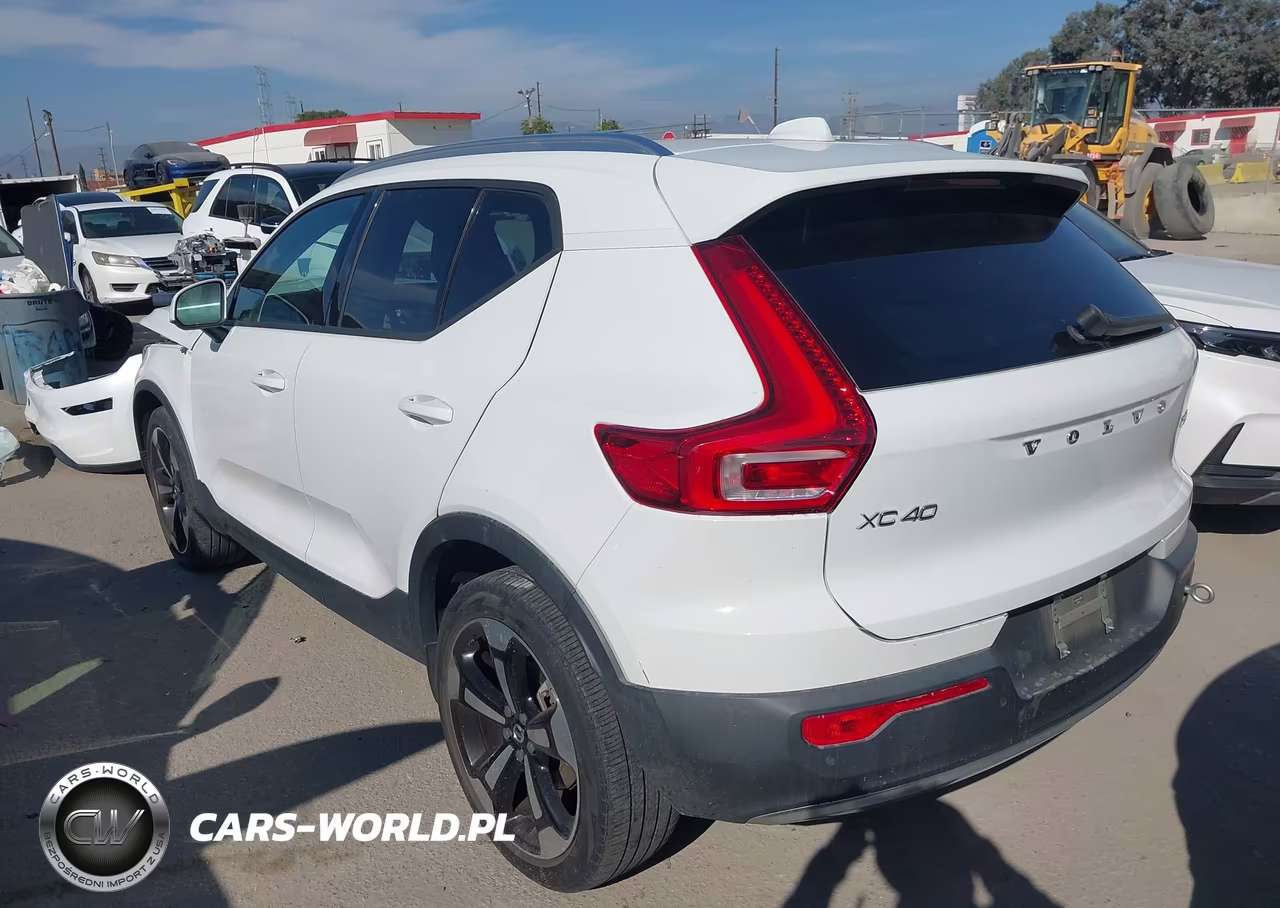 2020 Volvo Xc40 T5 Momentum VIN:YV4162UK9L2253639 - 3