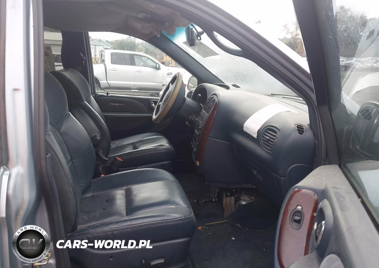 2002 Chrysler Town & Country Limited VIN:2C8GT64L82R785808 - 5