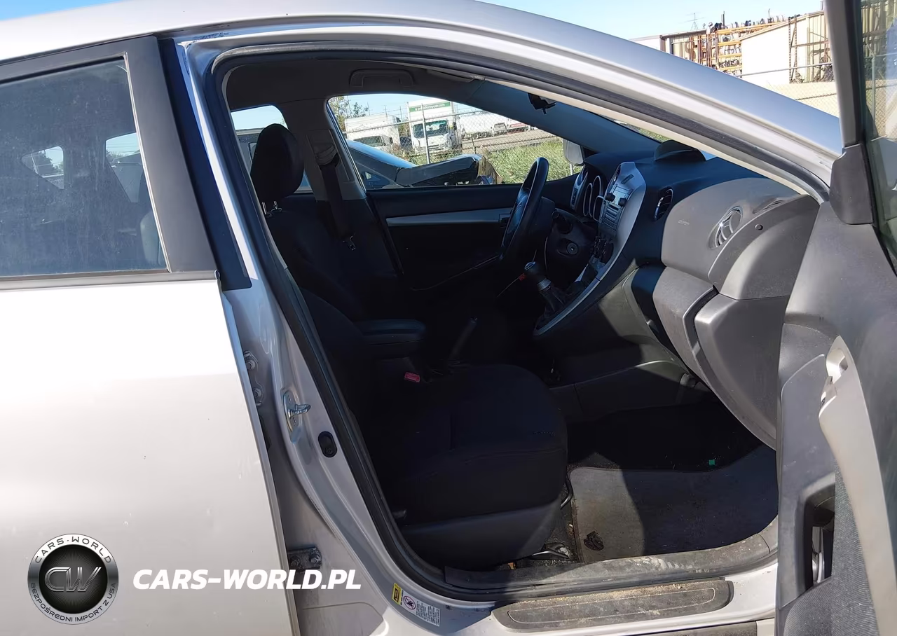 2009 Pontiac Vibe VIN:5Y2SL678X9Z446082 - 5